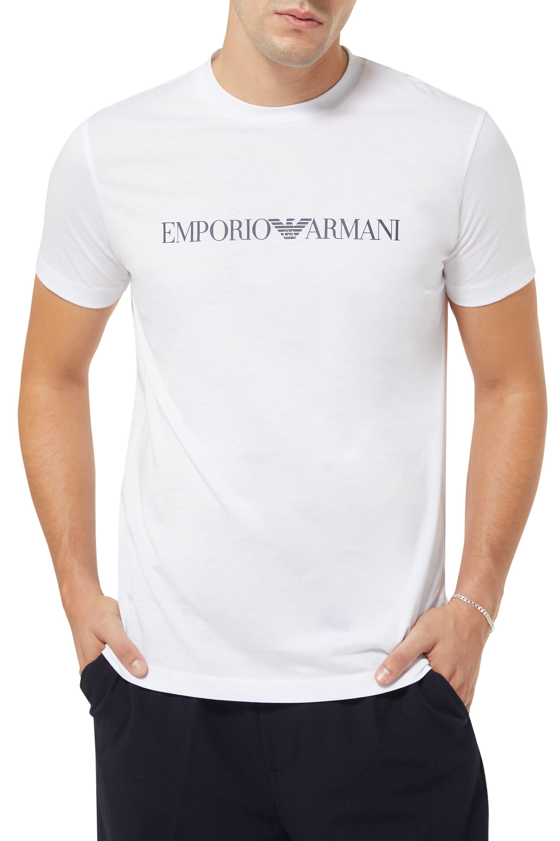 تي شيرت بشعار الماركة كبير الحجم