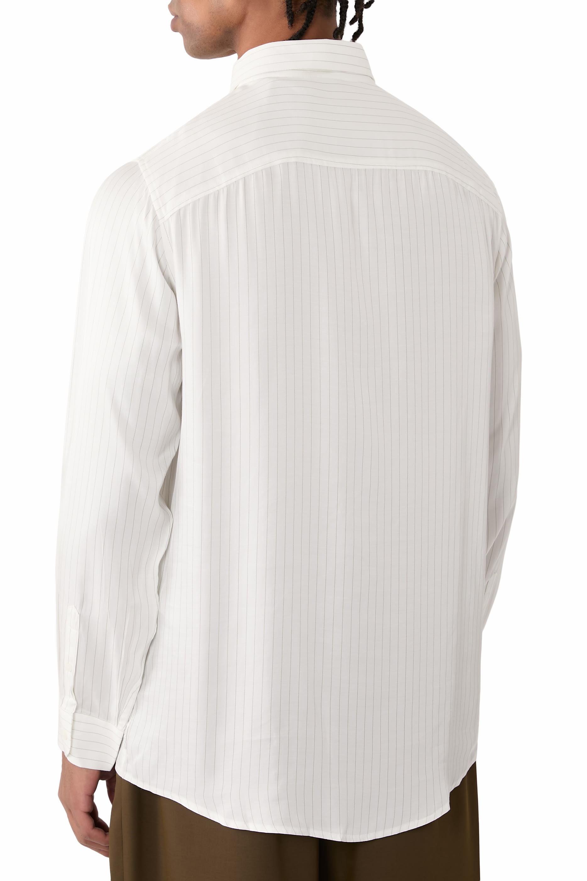 قميص بقصة عادية وخطوط