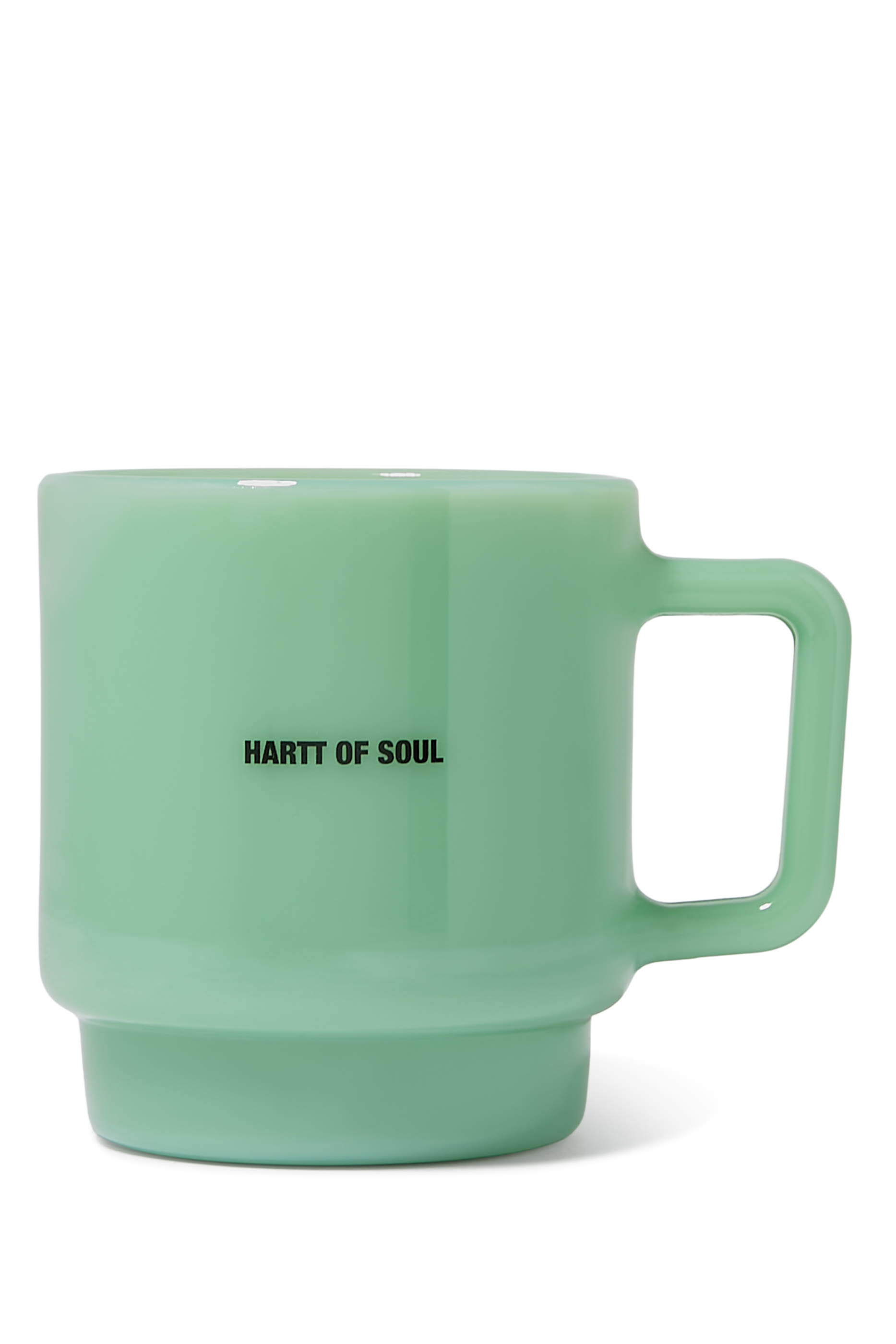 كوب زجاجي مزين بقلب