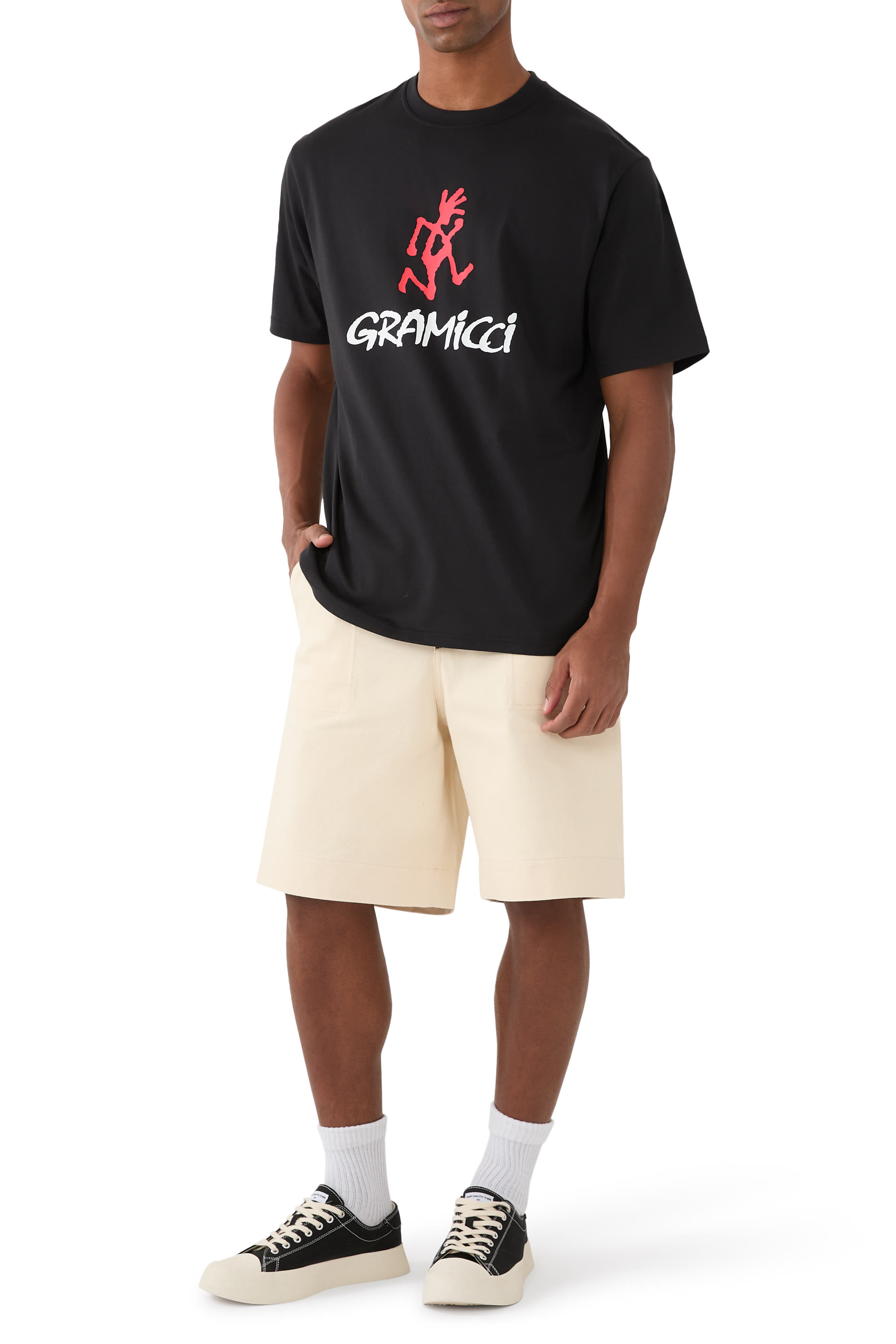 تيشيرت بشعار الماركة