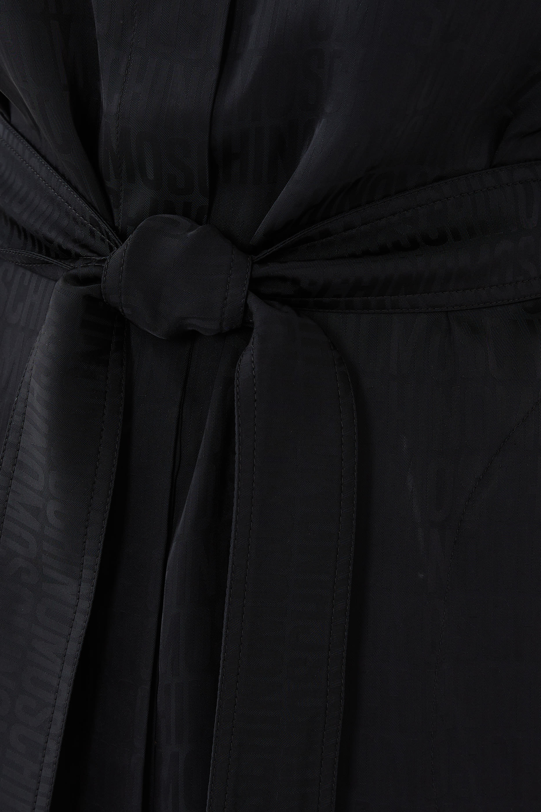 فستان بتصميم قميص بشعار الماركة