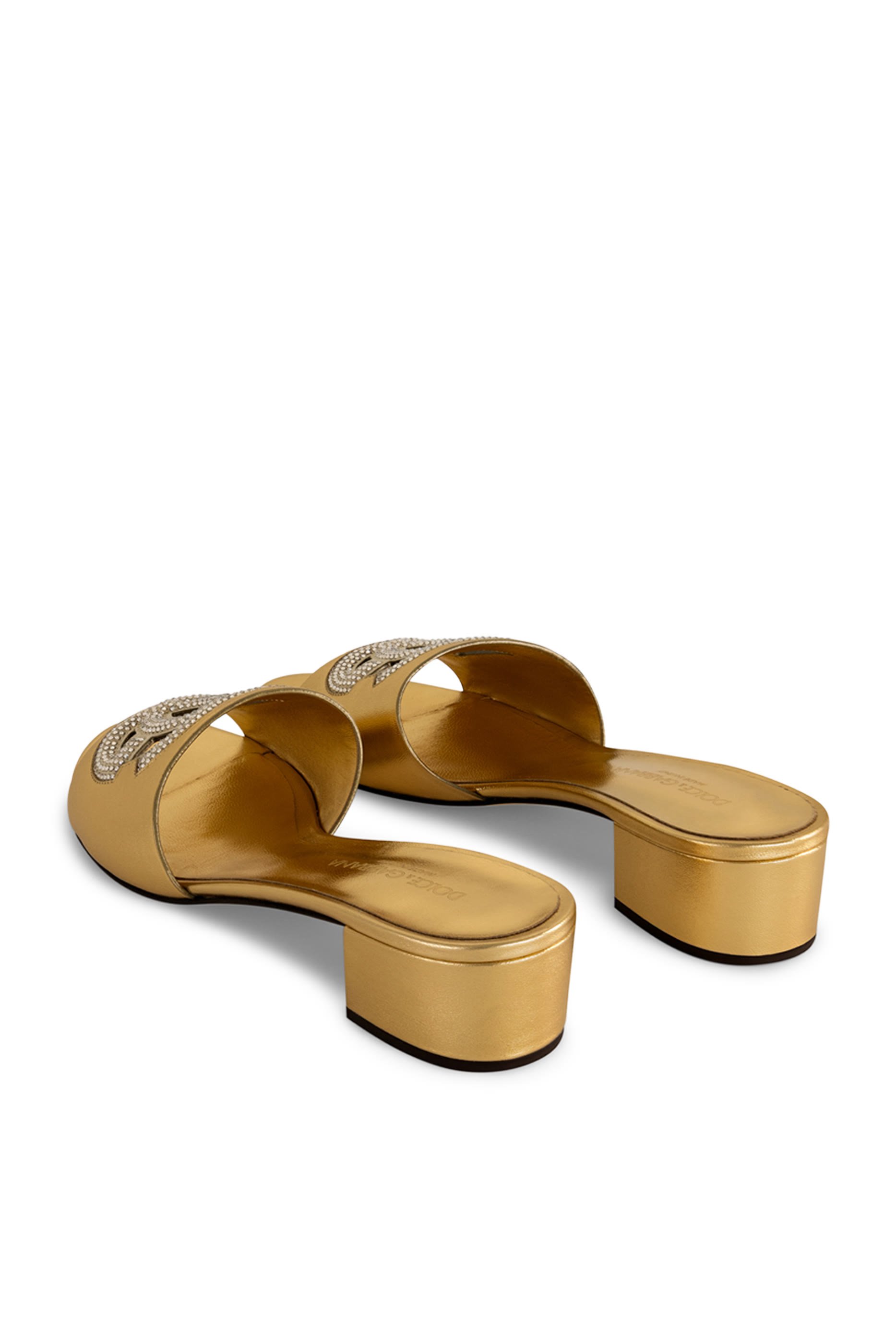 صندل 40 مزين بشعار الماركة وأحجار الراين