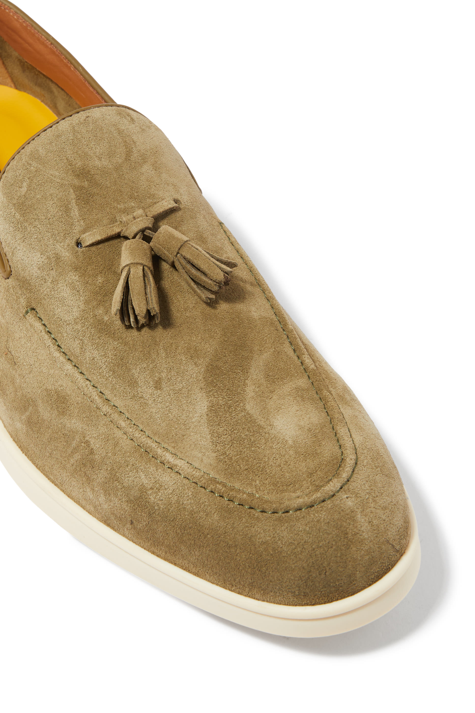 حذاء سهل الارتداء بشرّابات