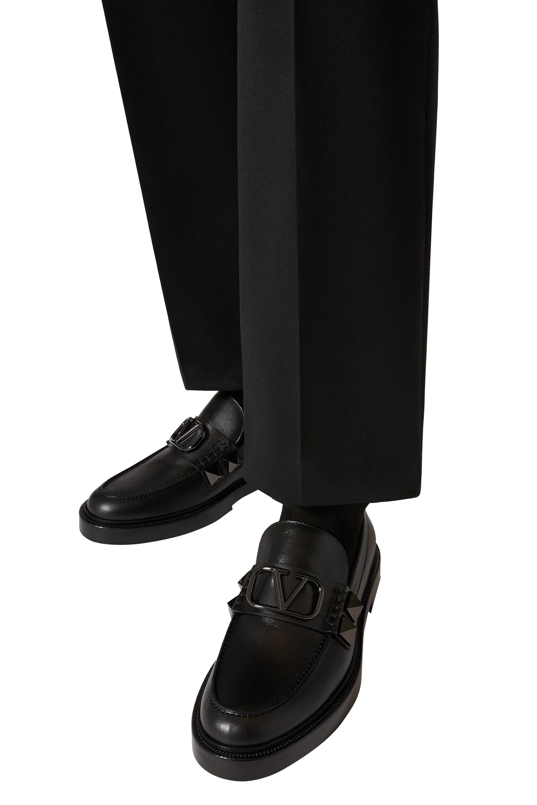 حذاء فالنتينو جارافاني سهل الارتداء جلد 35 بشعار V