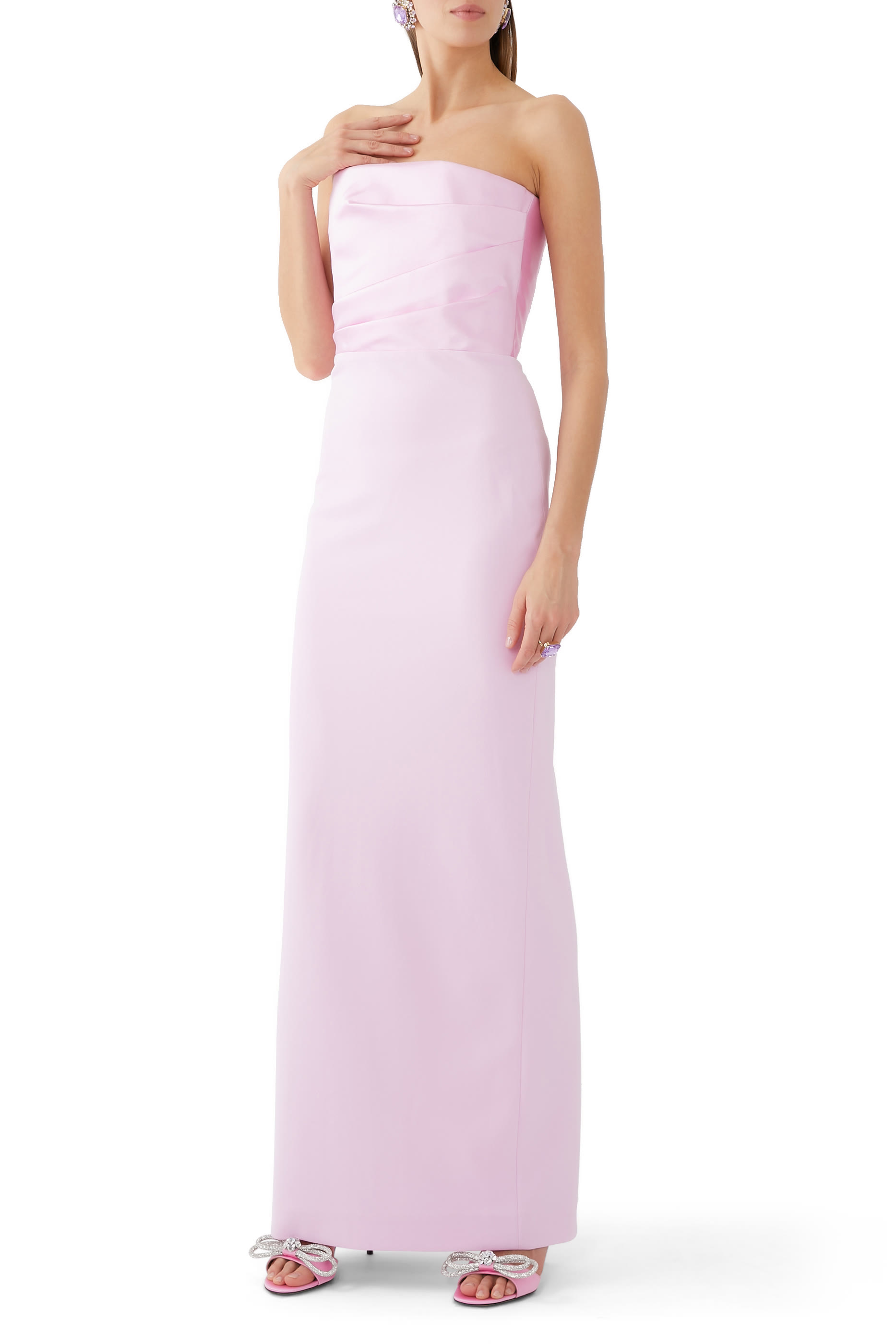 فستان عفراء طويل