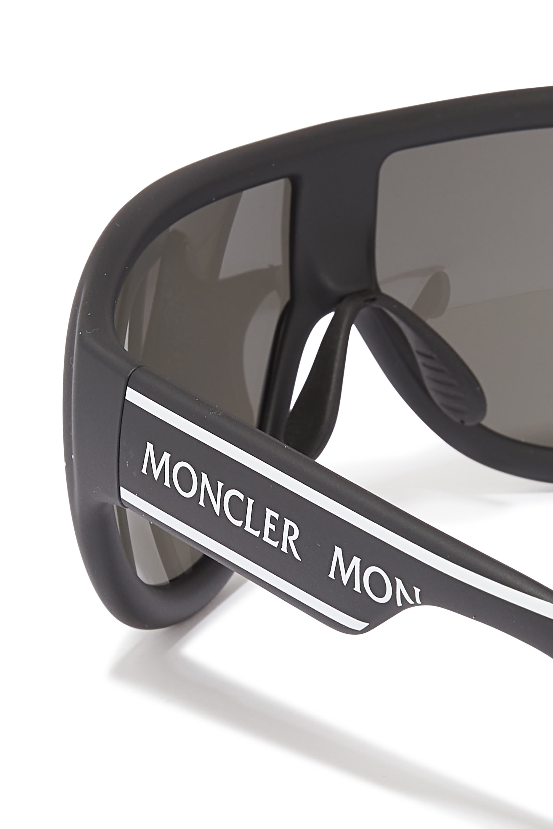 نظارة شمسية جوجل بتصميم محقون