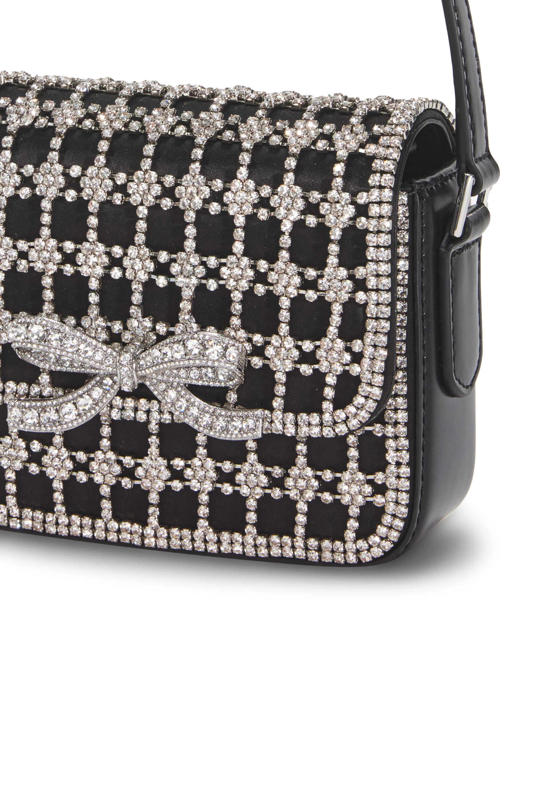 حقيبة صغيرة مرصعة بكريستال