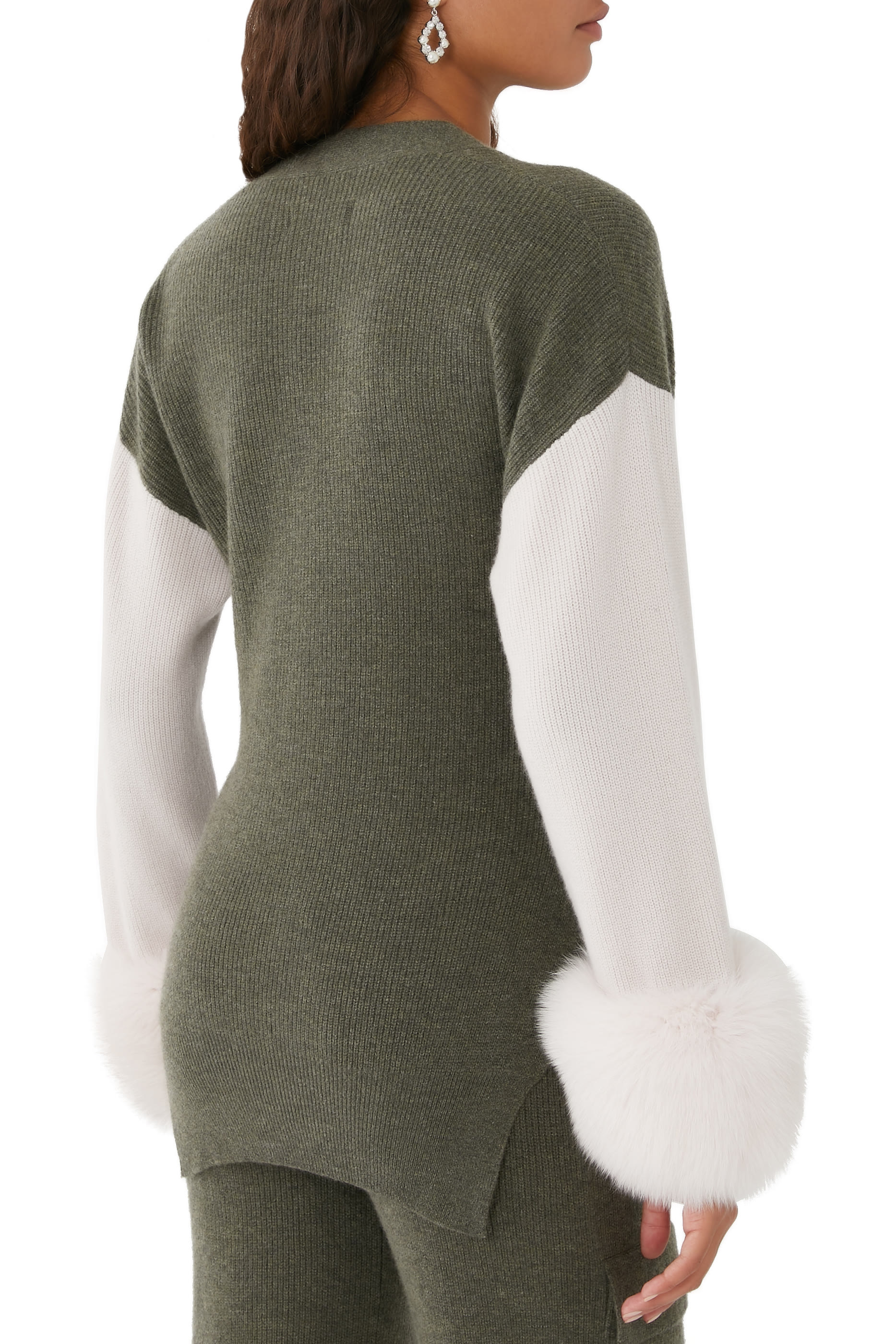 كارديجان بتصميم مقسم بألوان وحزام