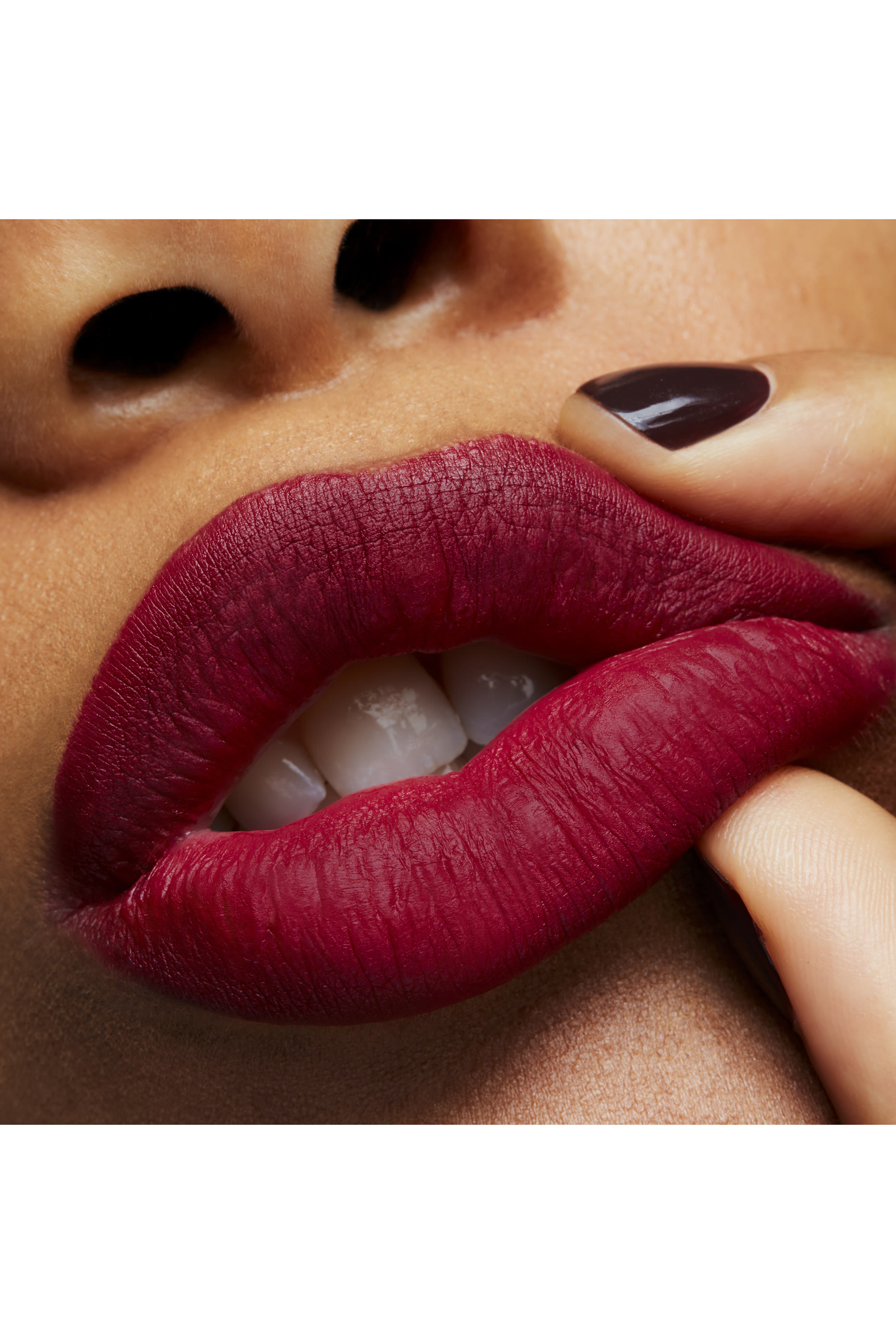 أحمر شفاه غير لامع