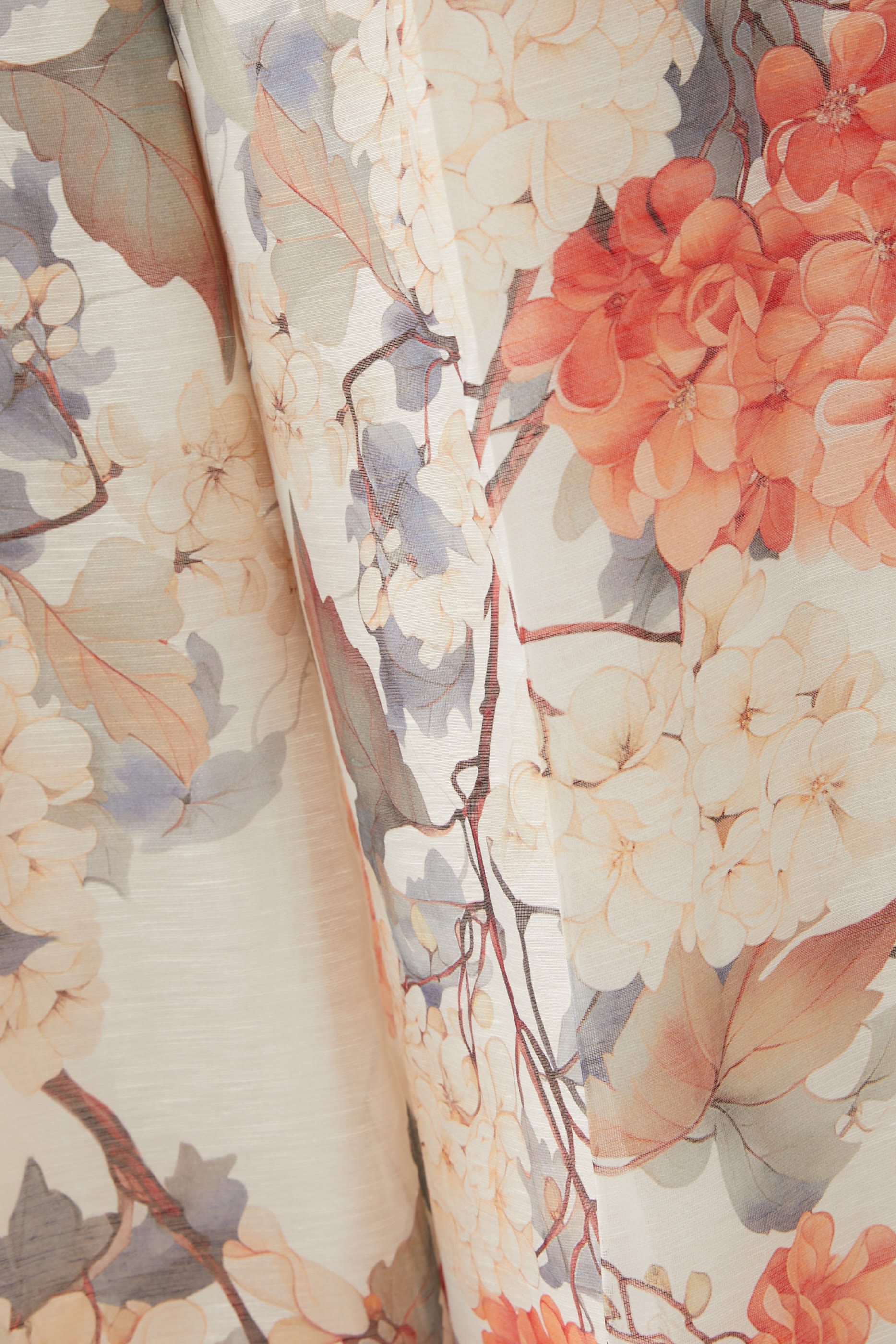 بنطال لويسا