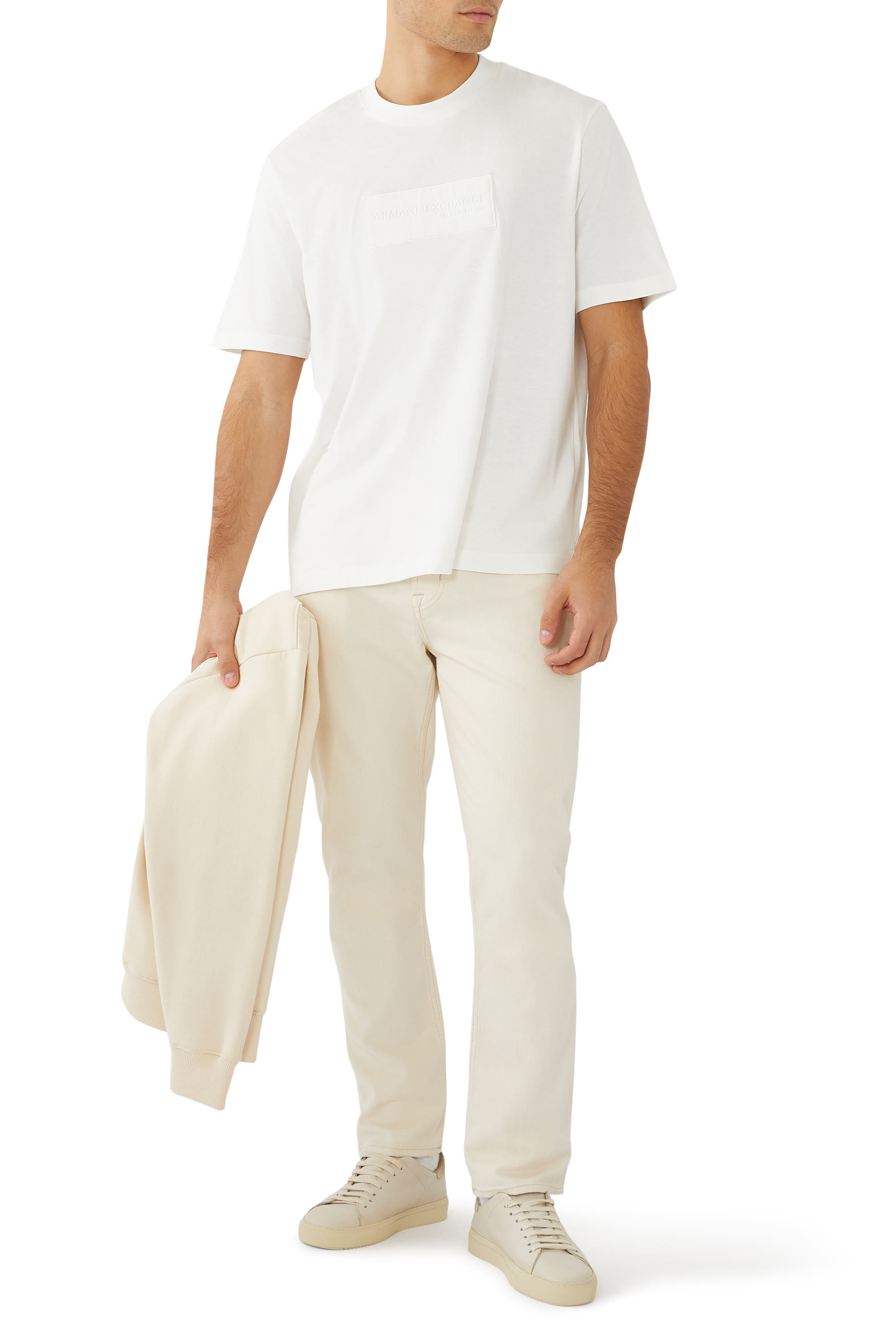 تيشيرت إصدار بلاك بياقة ضيقة