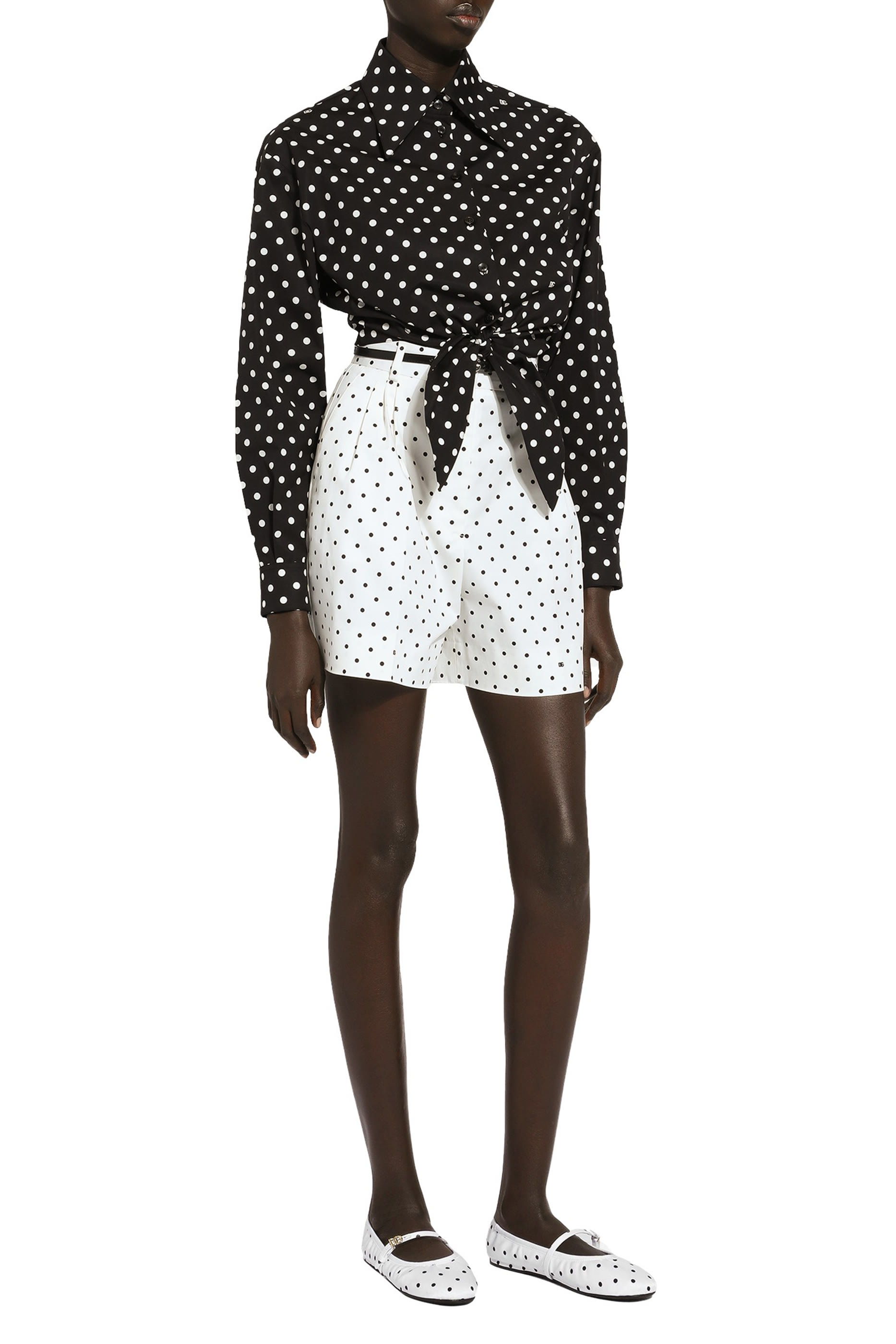 بلوزة قصيرة بنقشة نقاط بولكا