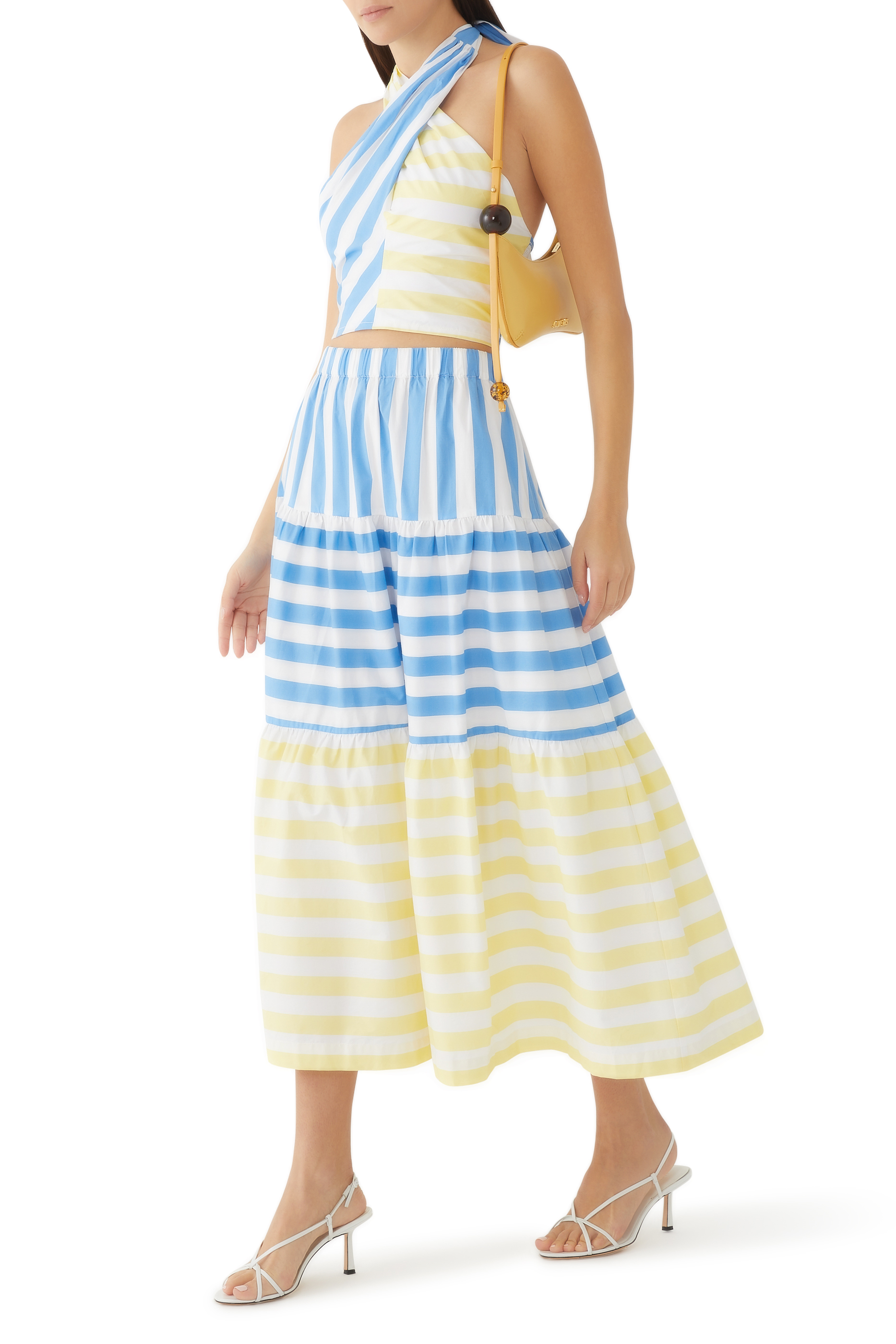 بلوزة كاي برباط حول العنق وكشكش