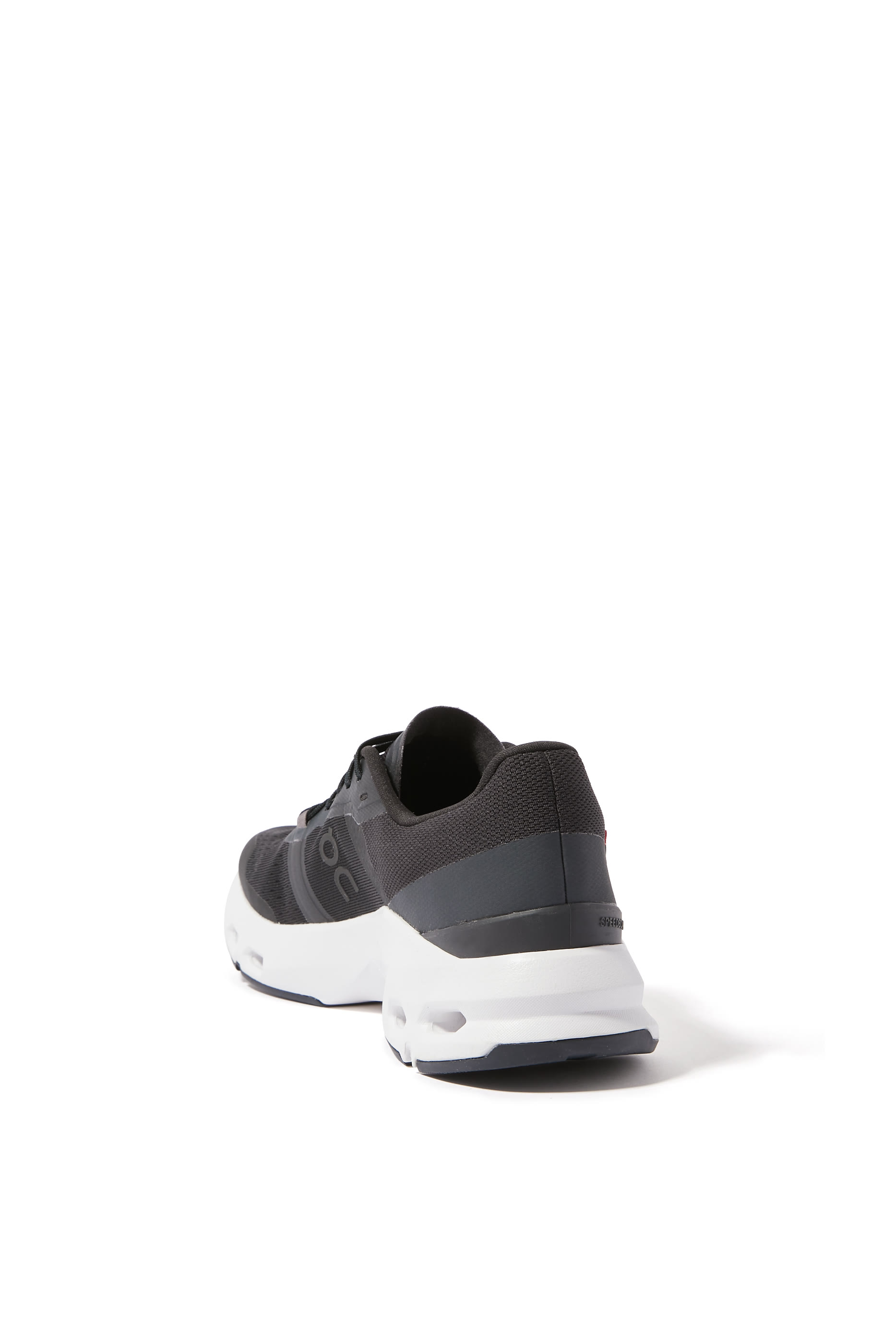 سنيكرز كلاودبالس للنساء