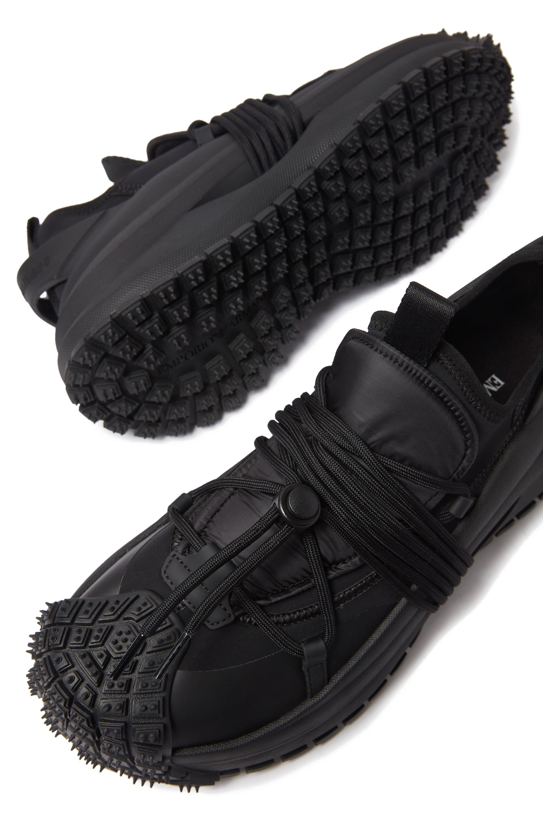 سنيكرز برباط تضييق نايلون ونيوبرين