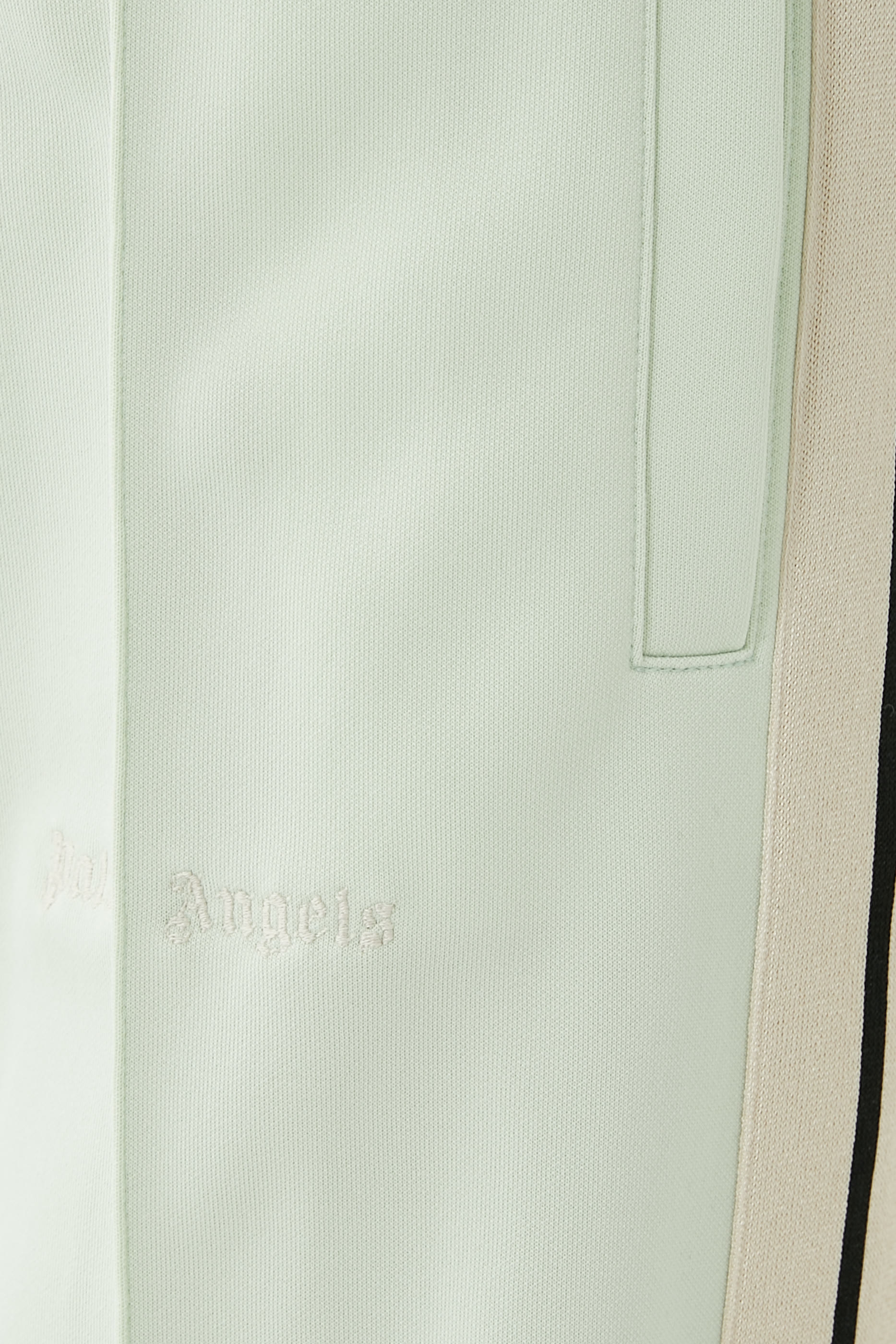 بنطال رياضي بشعار الماركة كلاسيكي