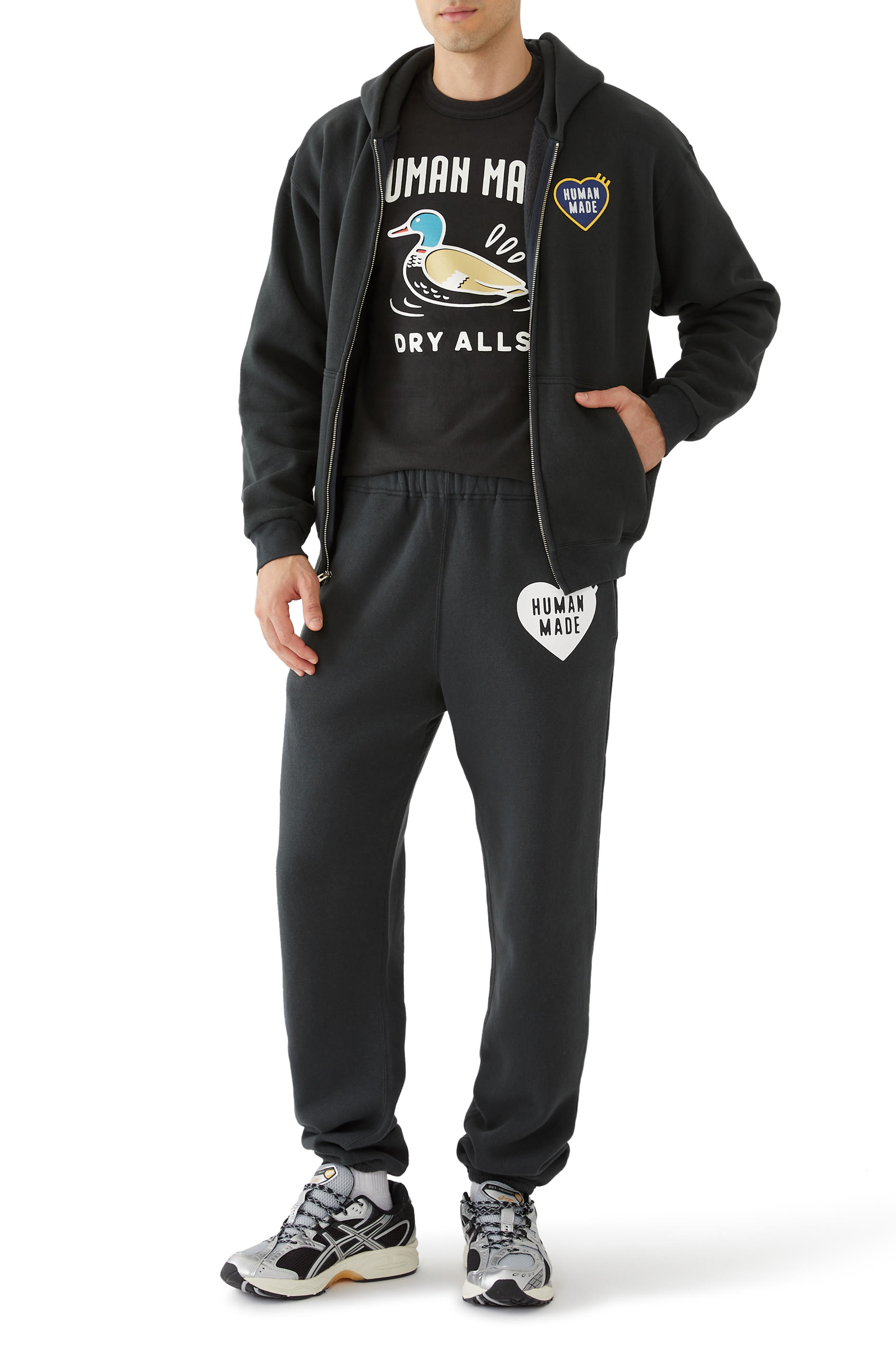 هودي بسحاب وشعار الماركة