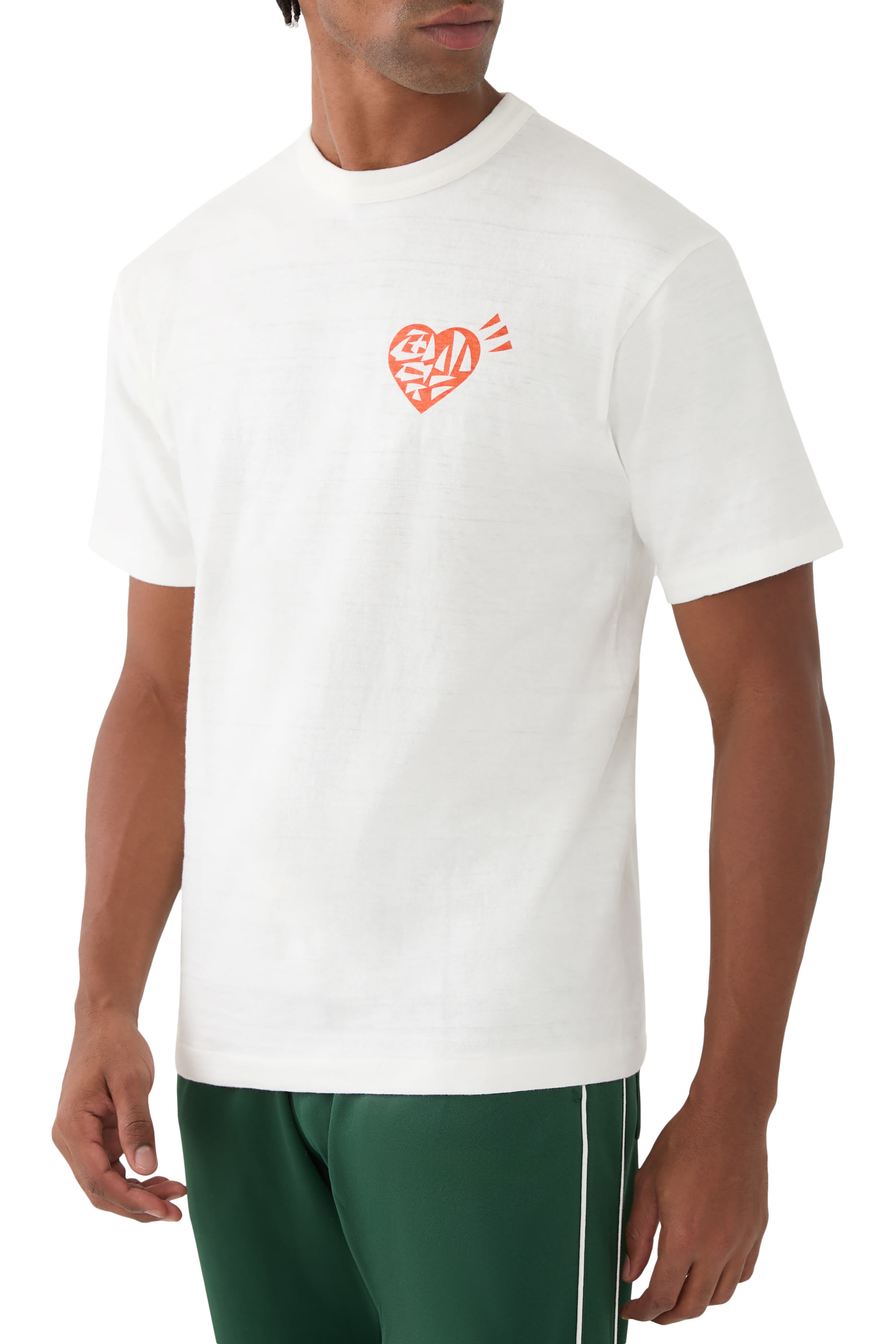 تيشيرت بطبعات غرافيكية