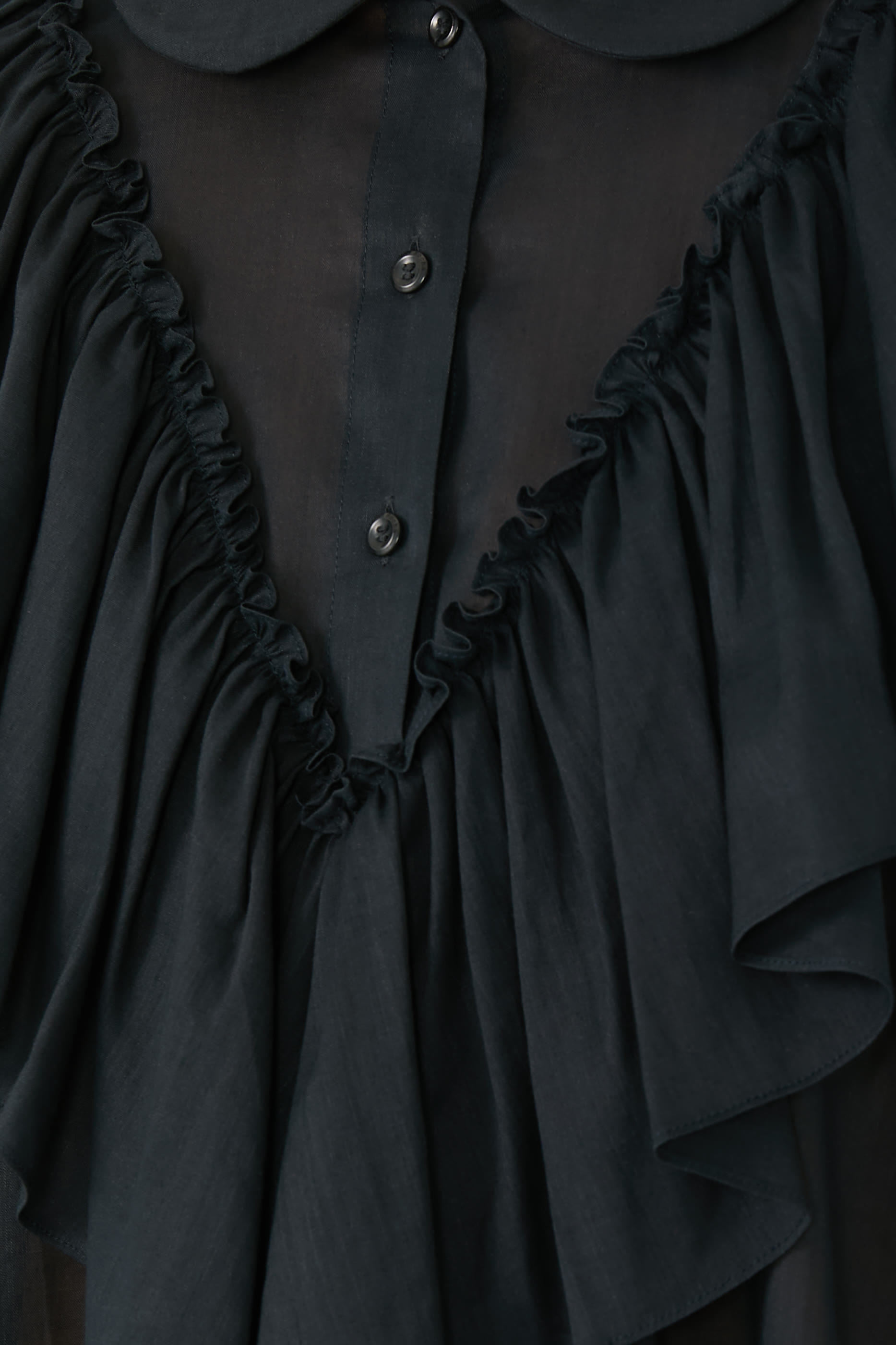 فستان بكشكش وأكمام بتلات  