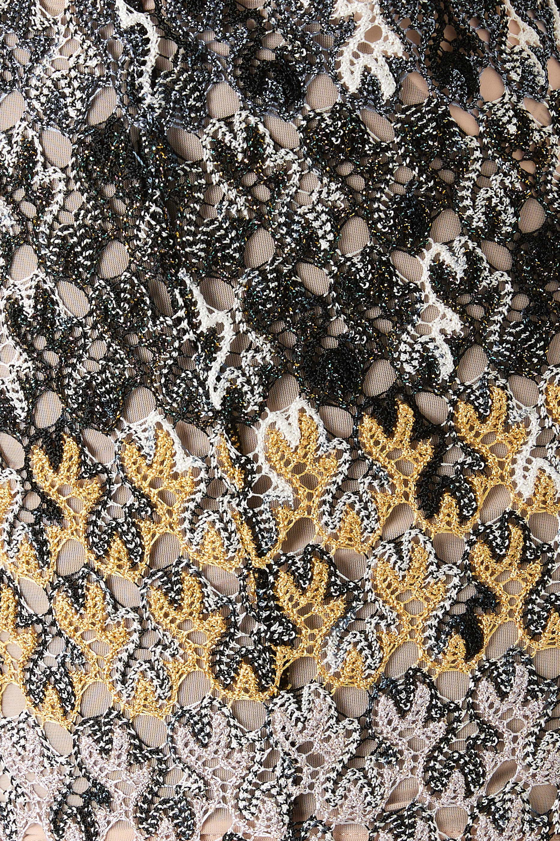 بنطال واسع مطرز دانتيل