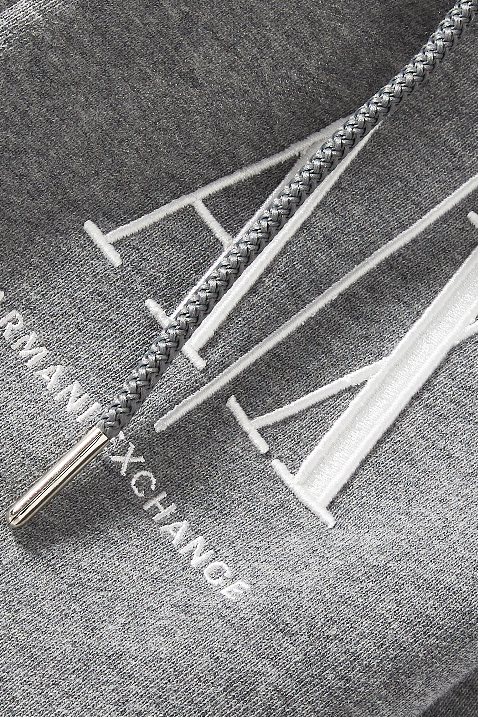 جاكيت ايكون بريود بغطاء رأس وسحّاب