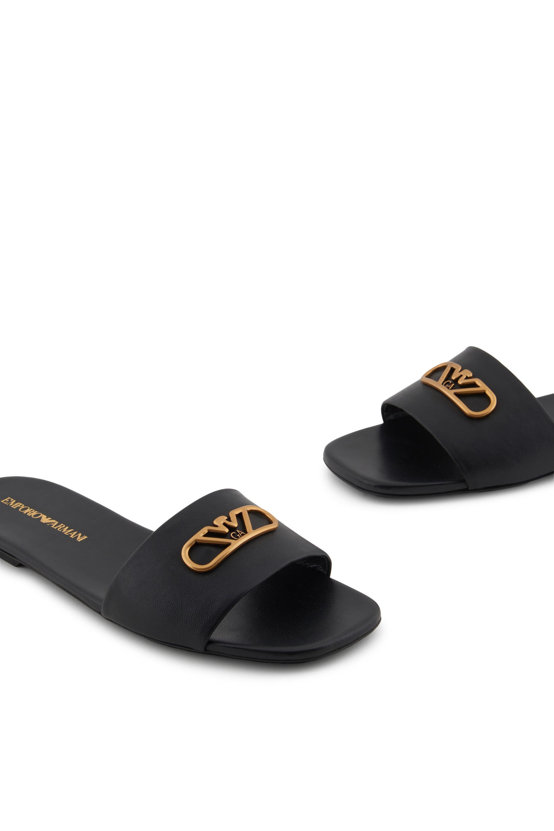 صندل بشعار الماركة جلد نابا