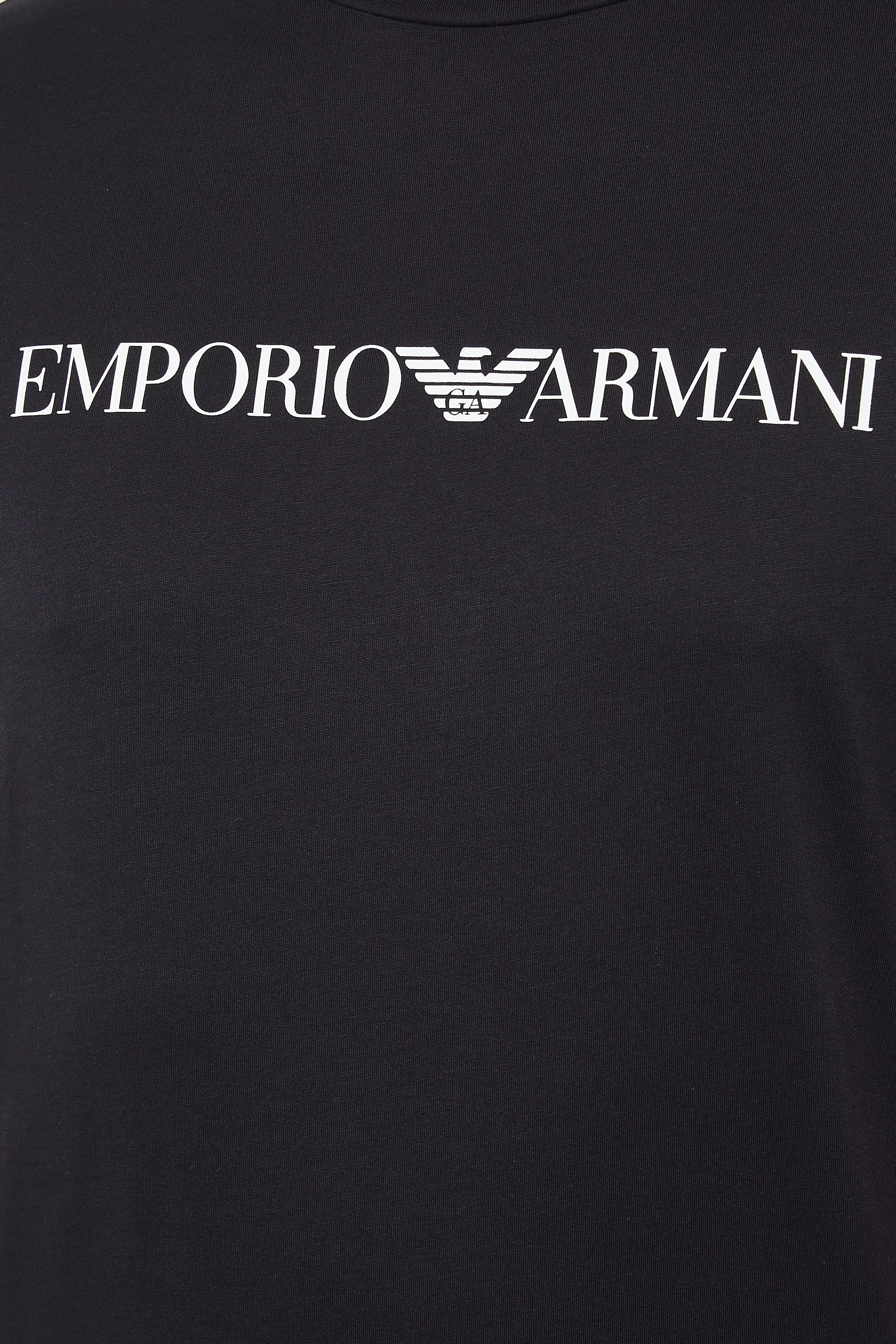 تي شيرت بشعار الماركة كبير الحجم