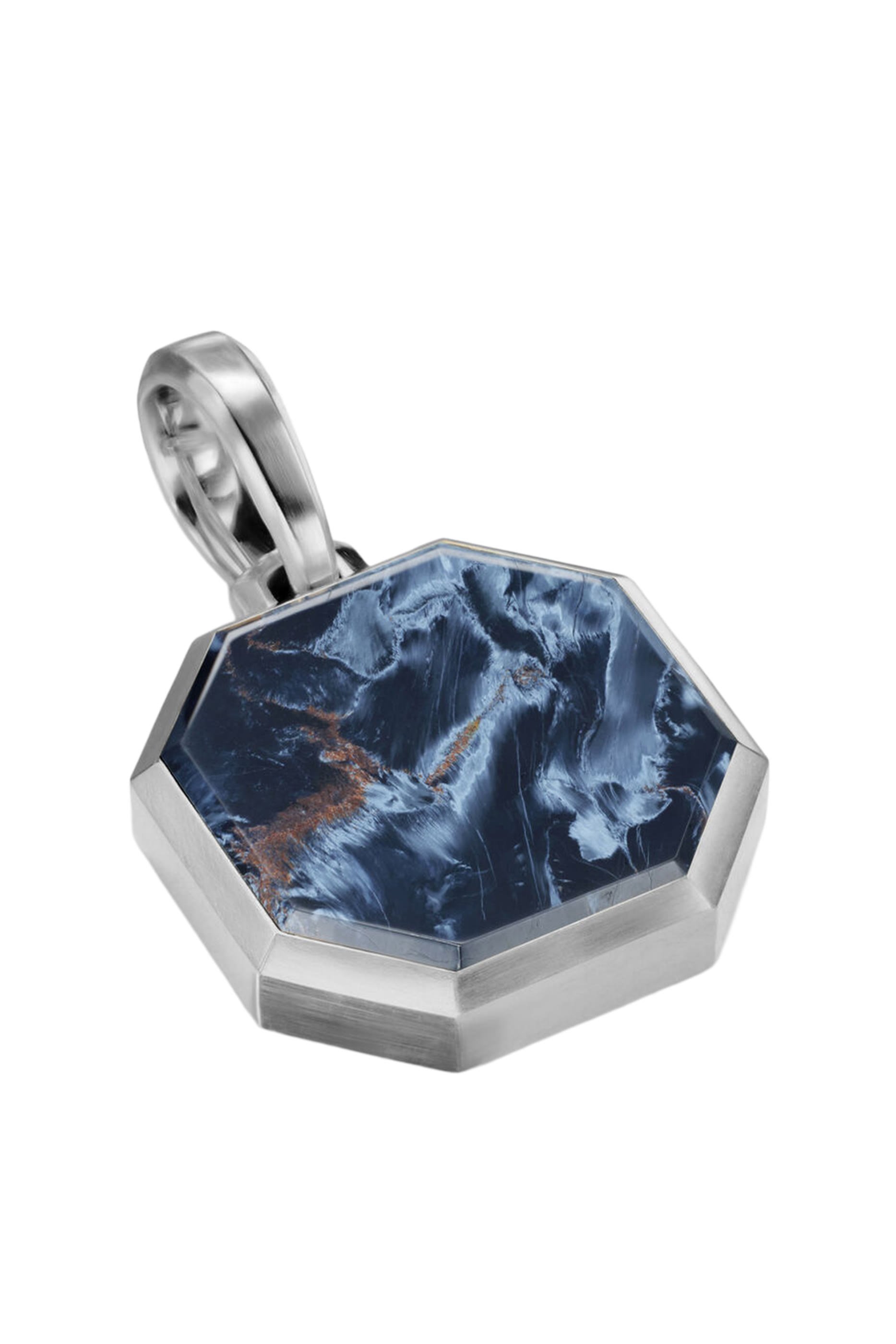 حلية متعددة الأوجه مرصعة بحجر بيترسايت، فضة إسترلينية