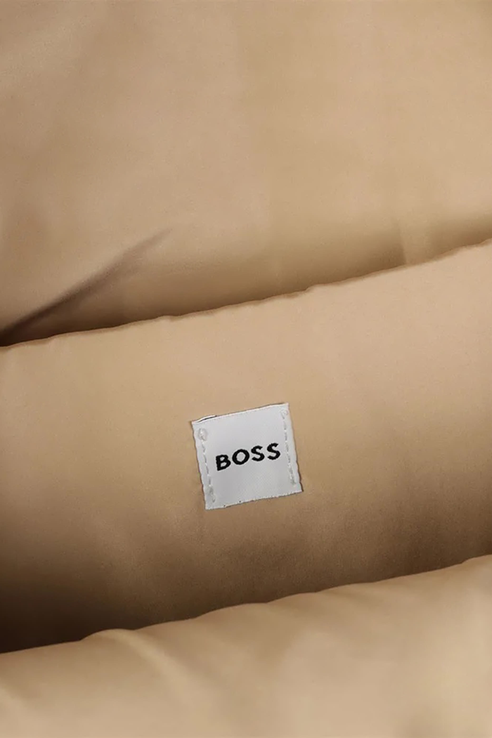 حقيبة ظهر بشعار الماركة للأطفال