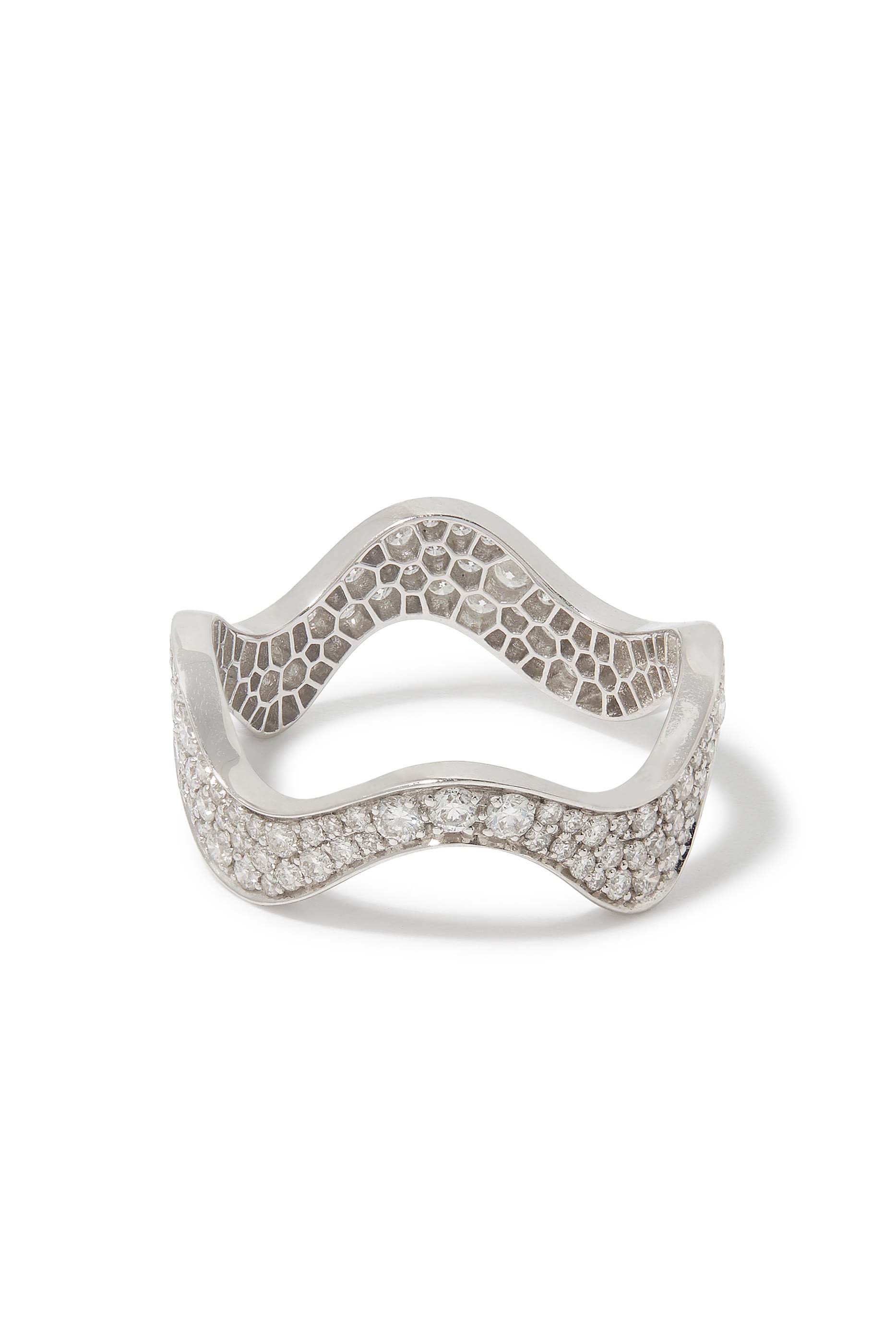 خاتم ويف بتصميم سميك مرصع بالماس، ذهب أبيض عيار 18