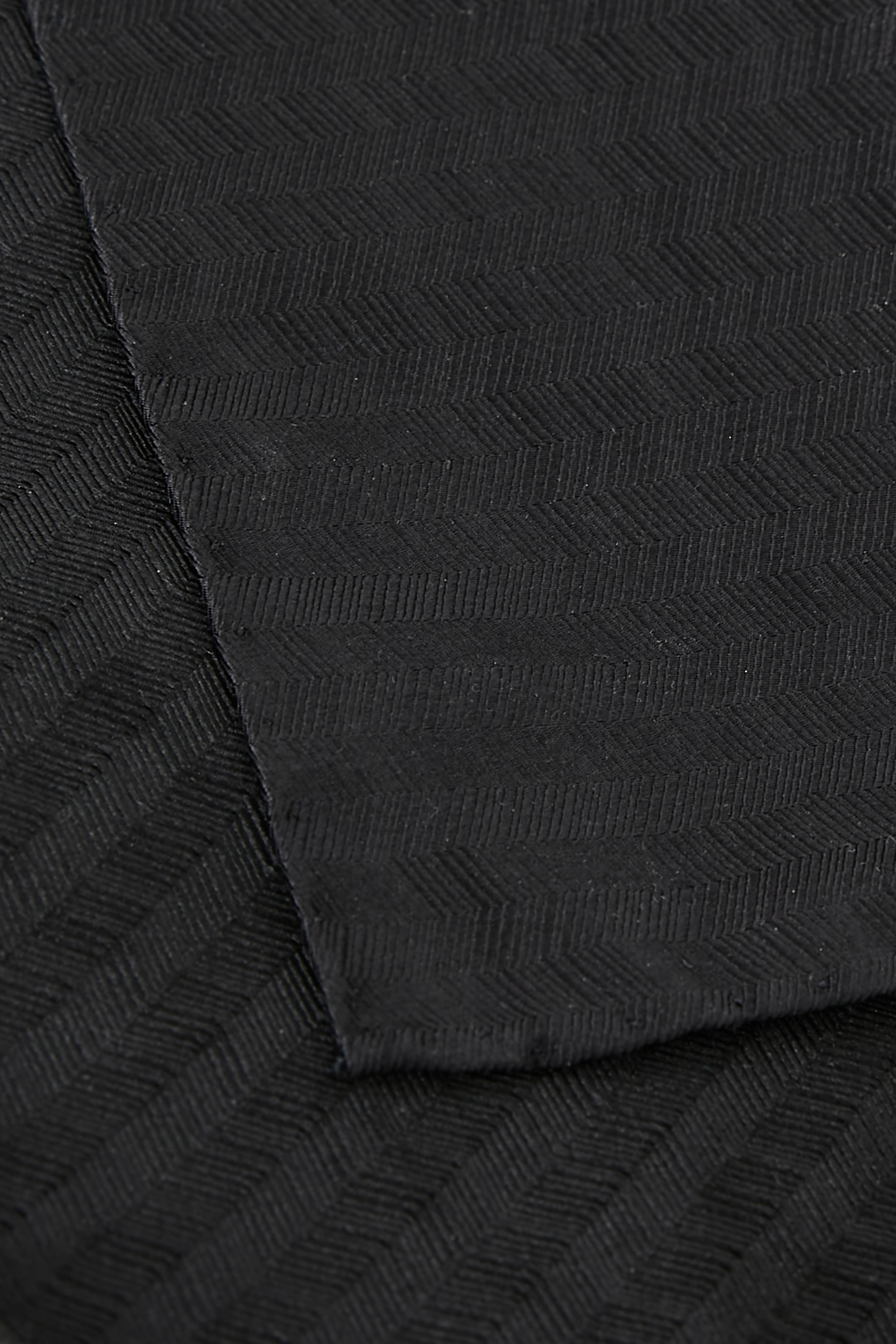 منديل جيب حرير خالص بنقشة دقيقة جاكار