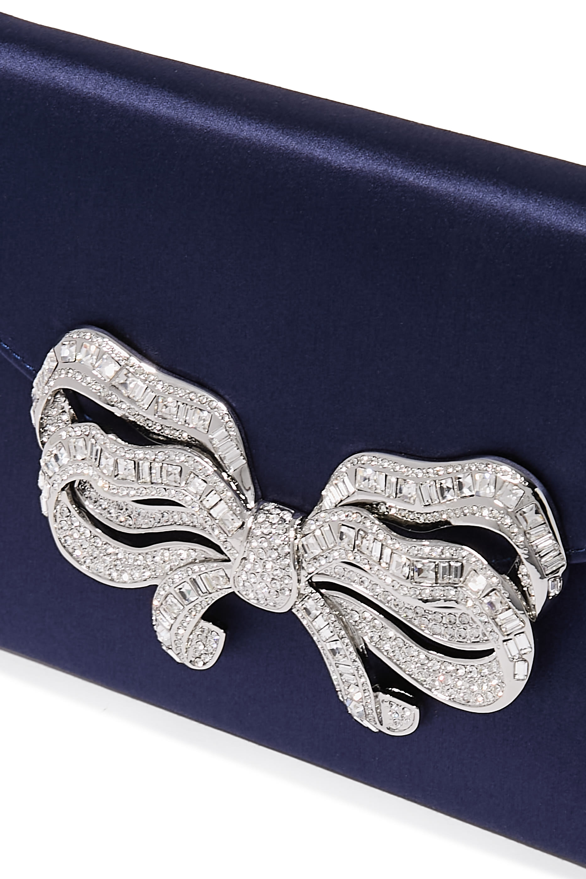 كلاتش بتصميم ظرف مزين بتفاصيل ربطة فيونكة ساتان