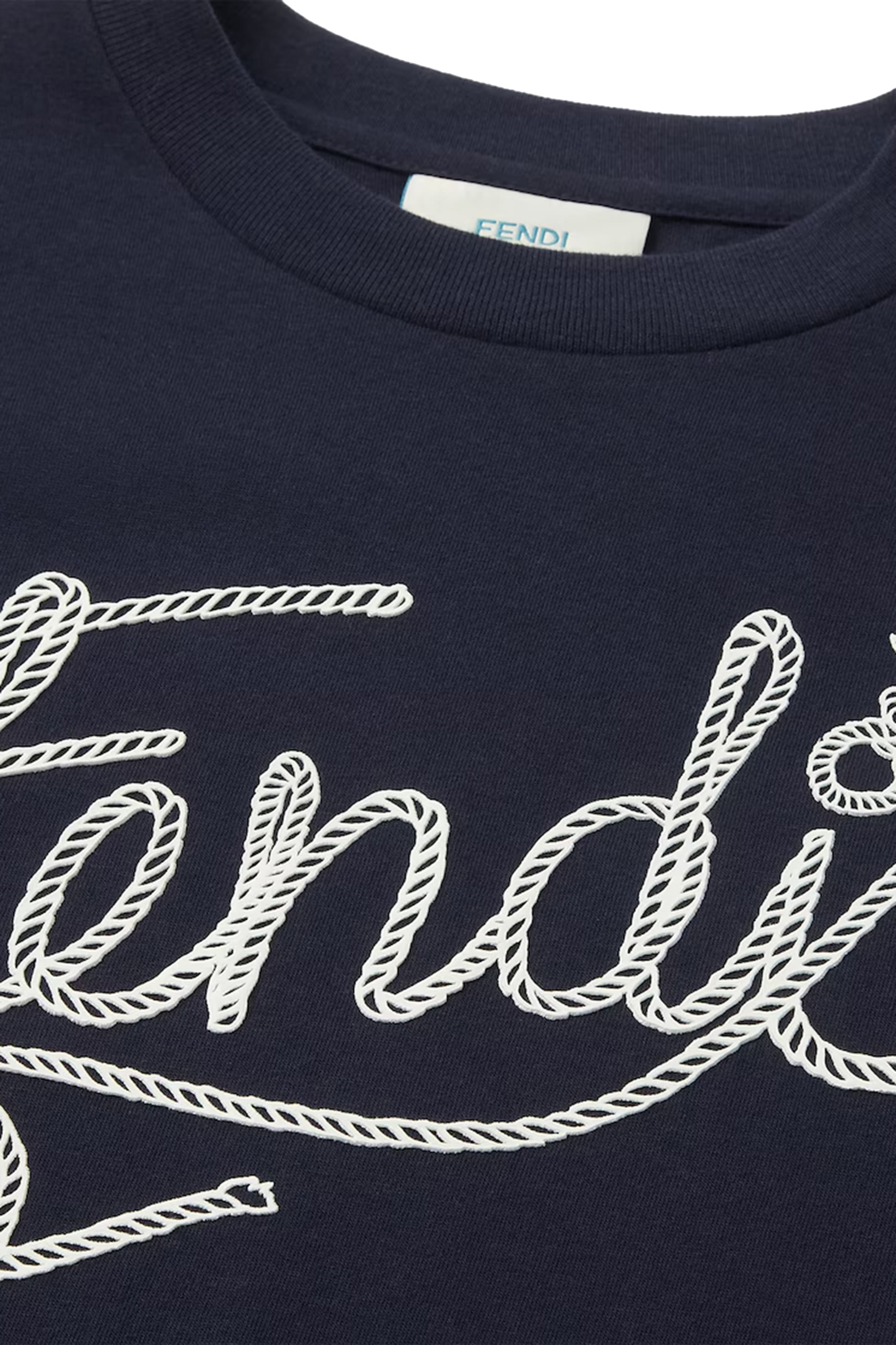 تيشيرت بشعار الماركة للأطفال