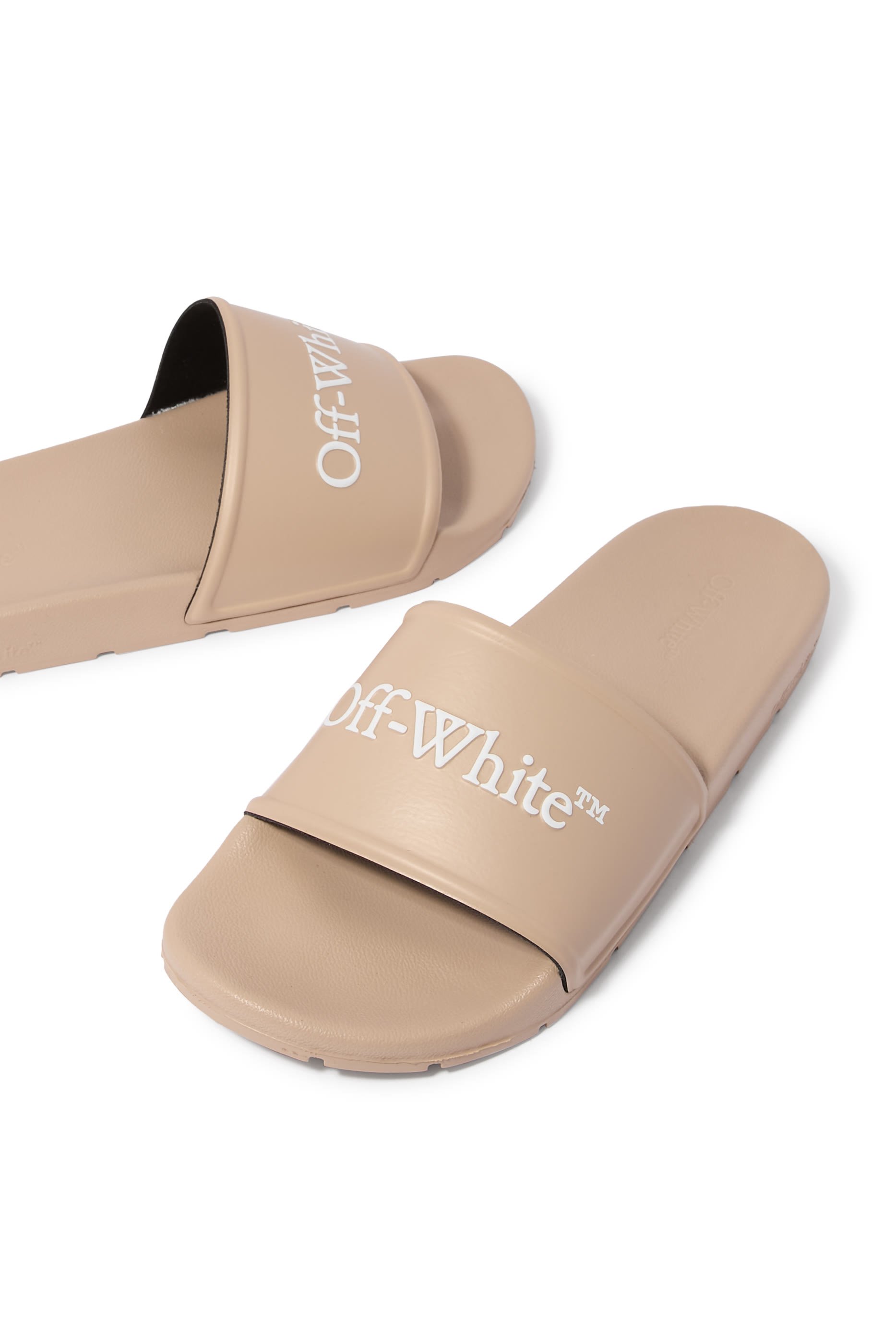 حذاء خفيف بشعار الماركة