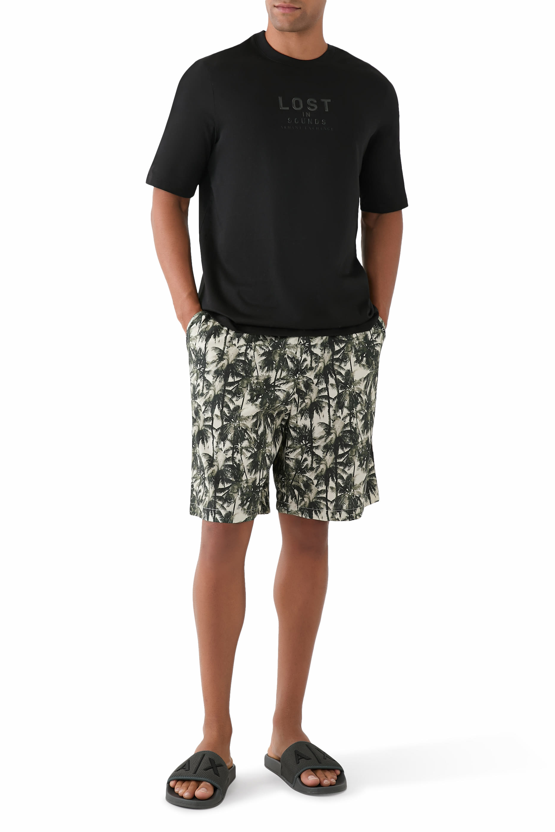 تيشيرت لوست ان ساوند بقصة ضيقة