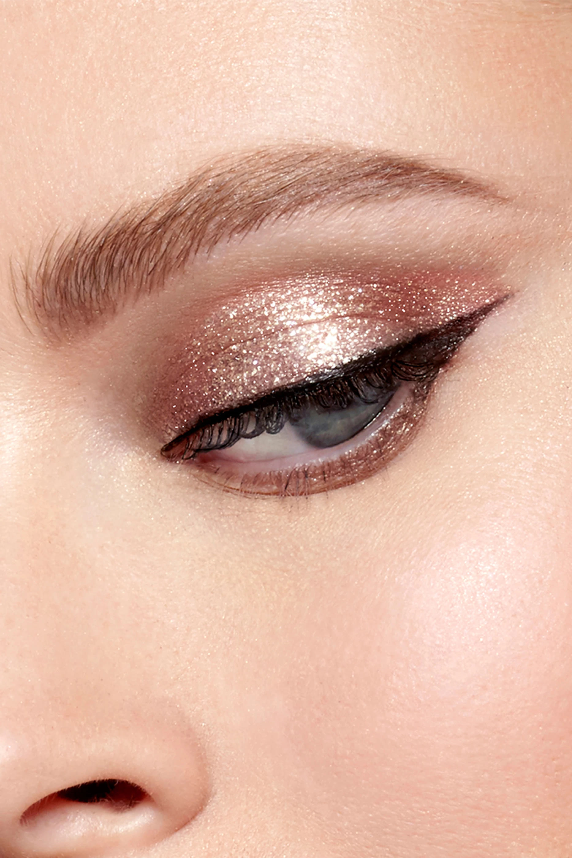 Glitter & Glow Liquid Eye Shadow