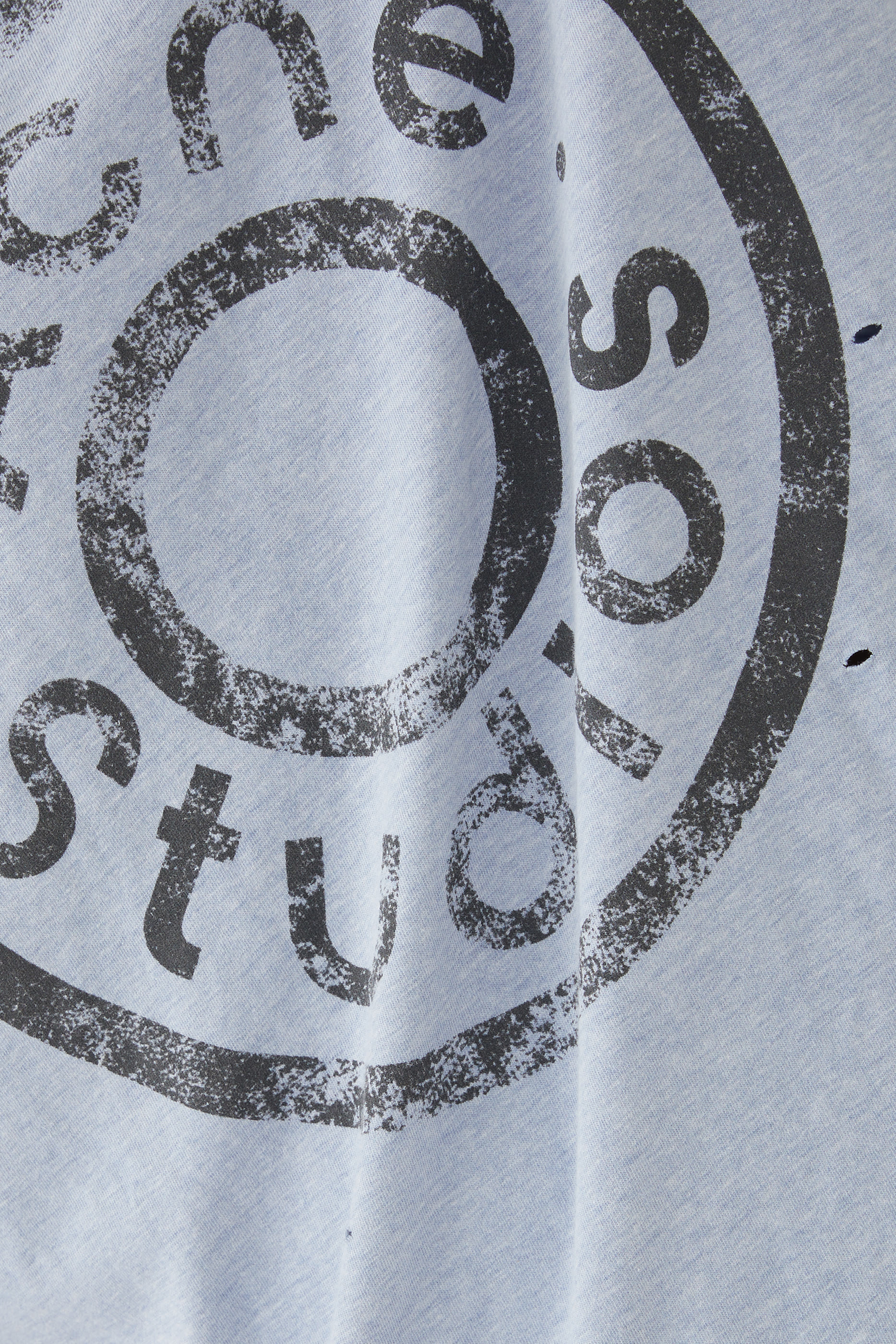 تيشيرت بشعار الماركة