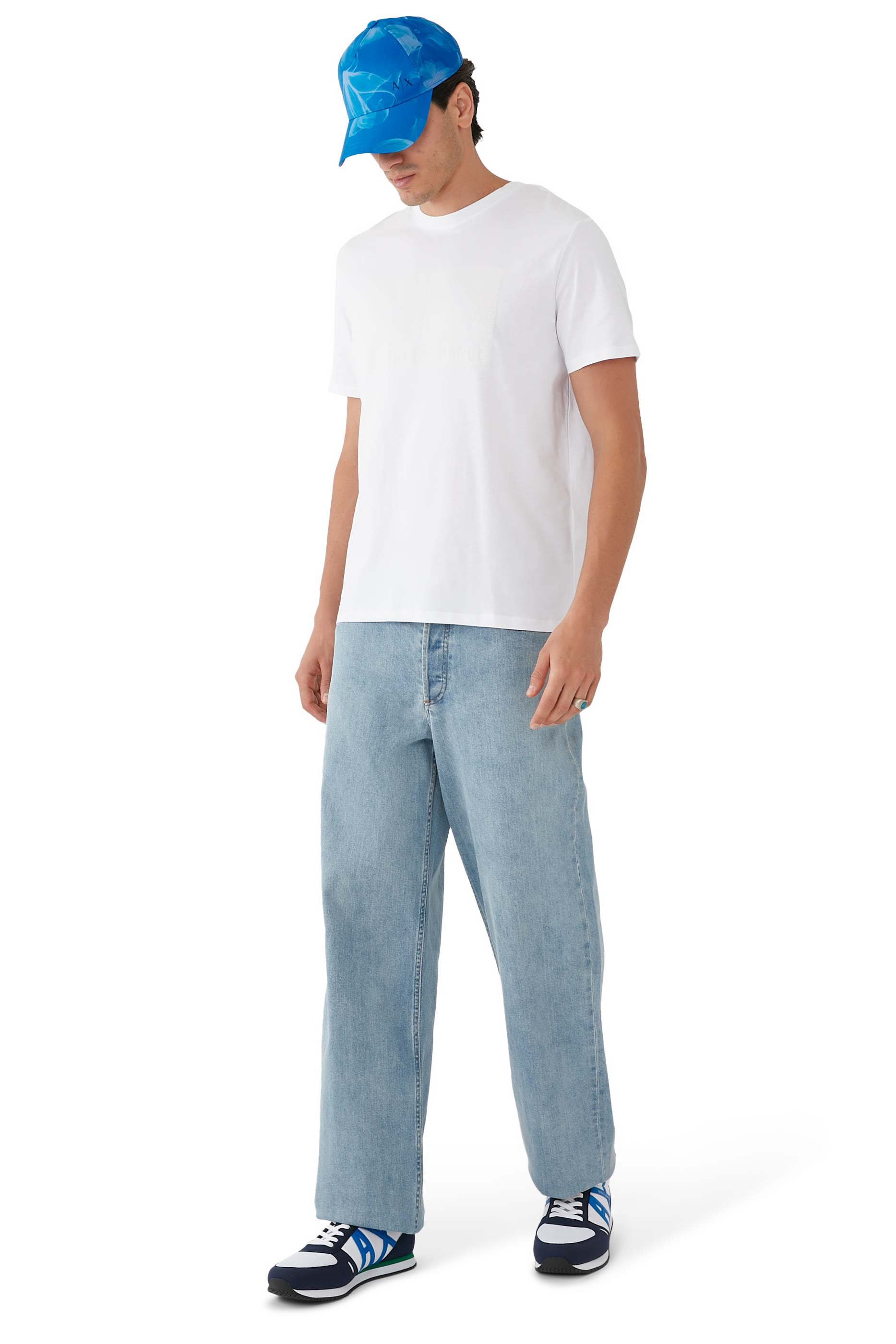 تيشيرت سامر بقصة عادية بياقة ضيقة