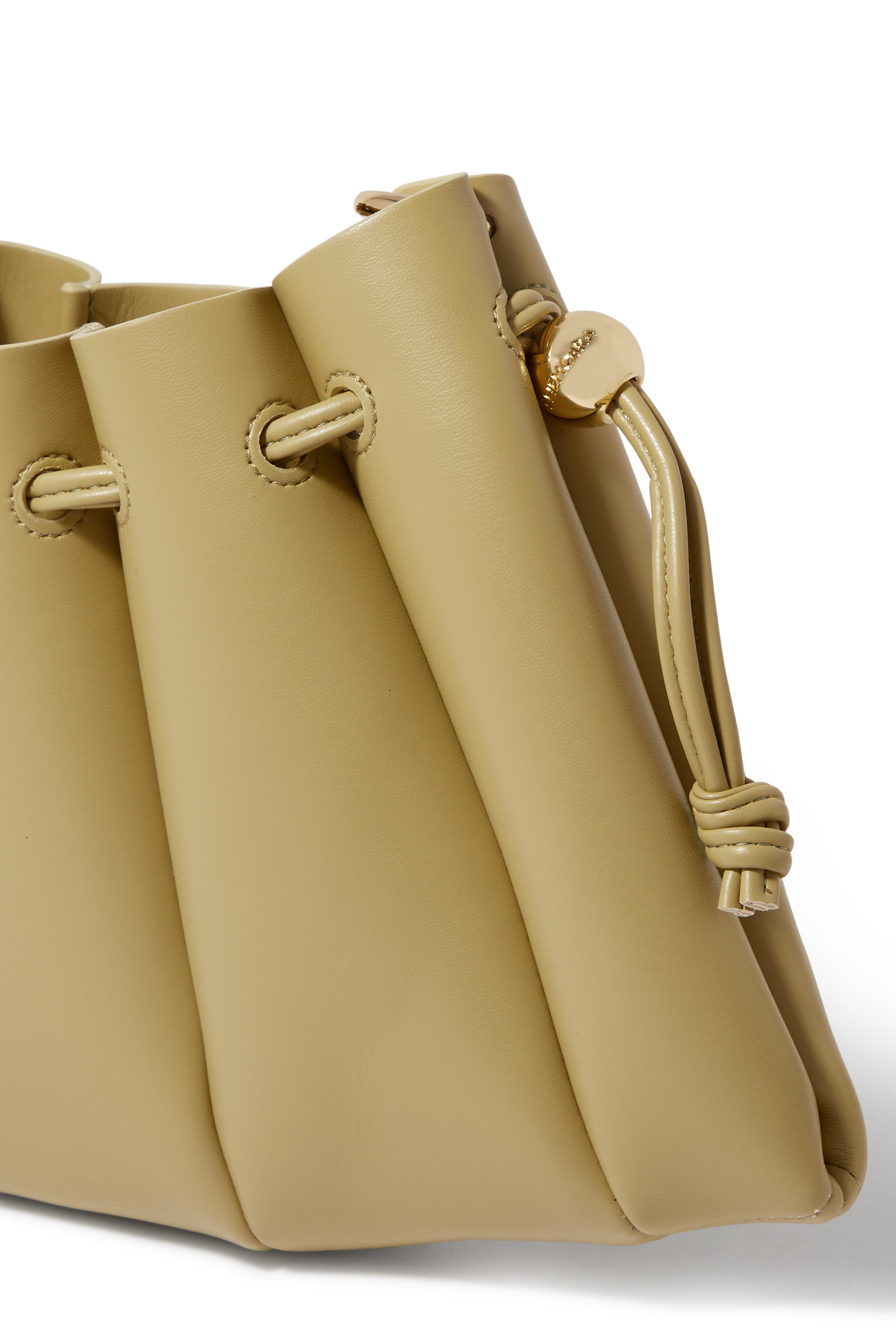 حقيبة كروس دافني بطيّات قماش نباتي