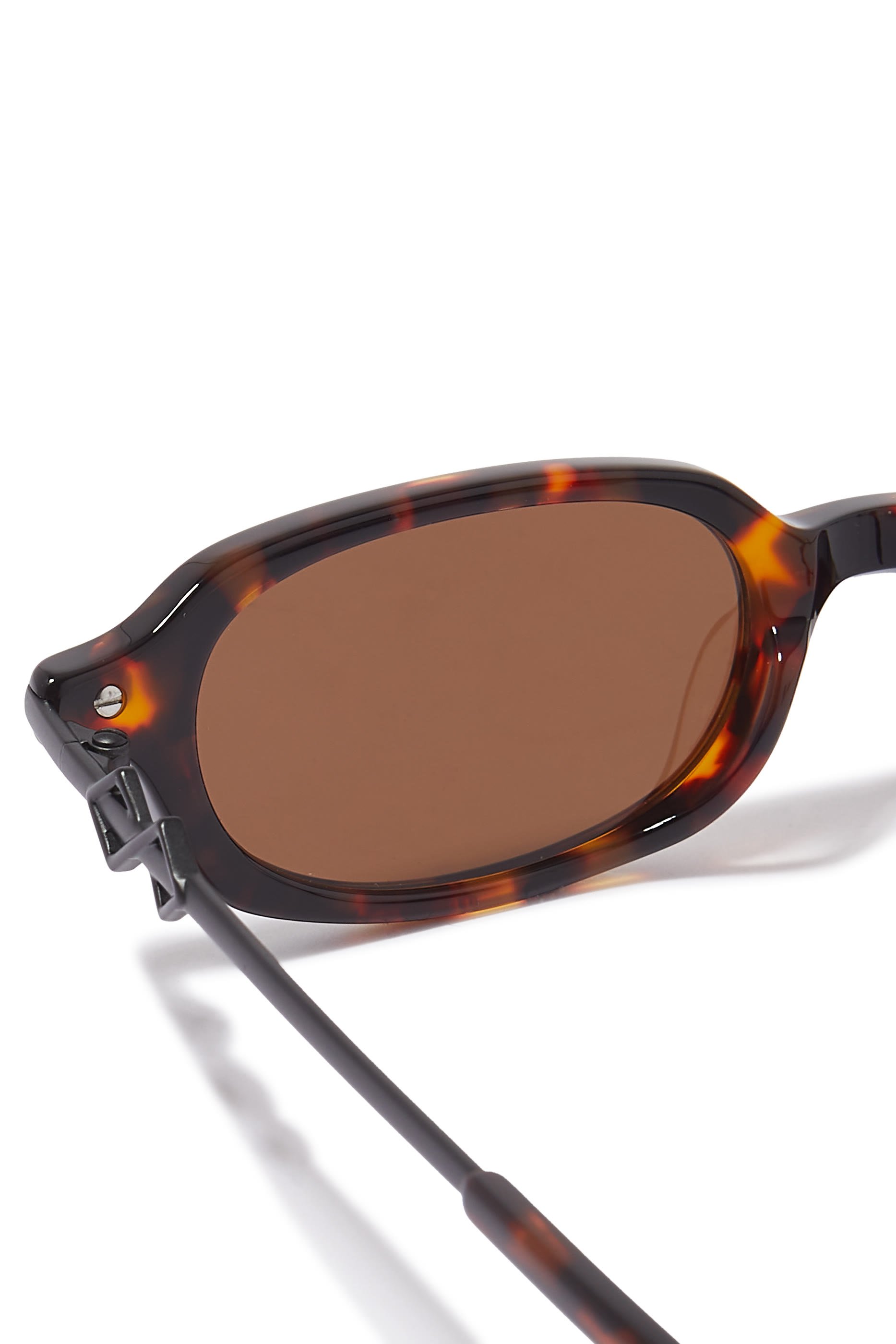 نظارة شمسية كارولين