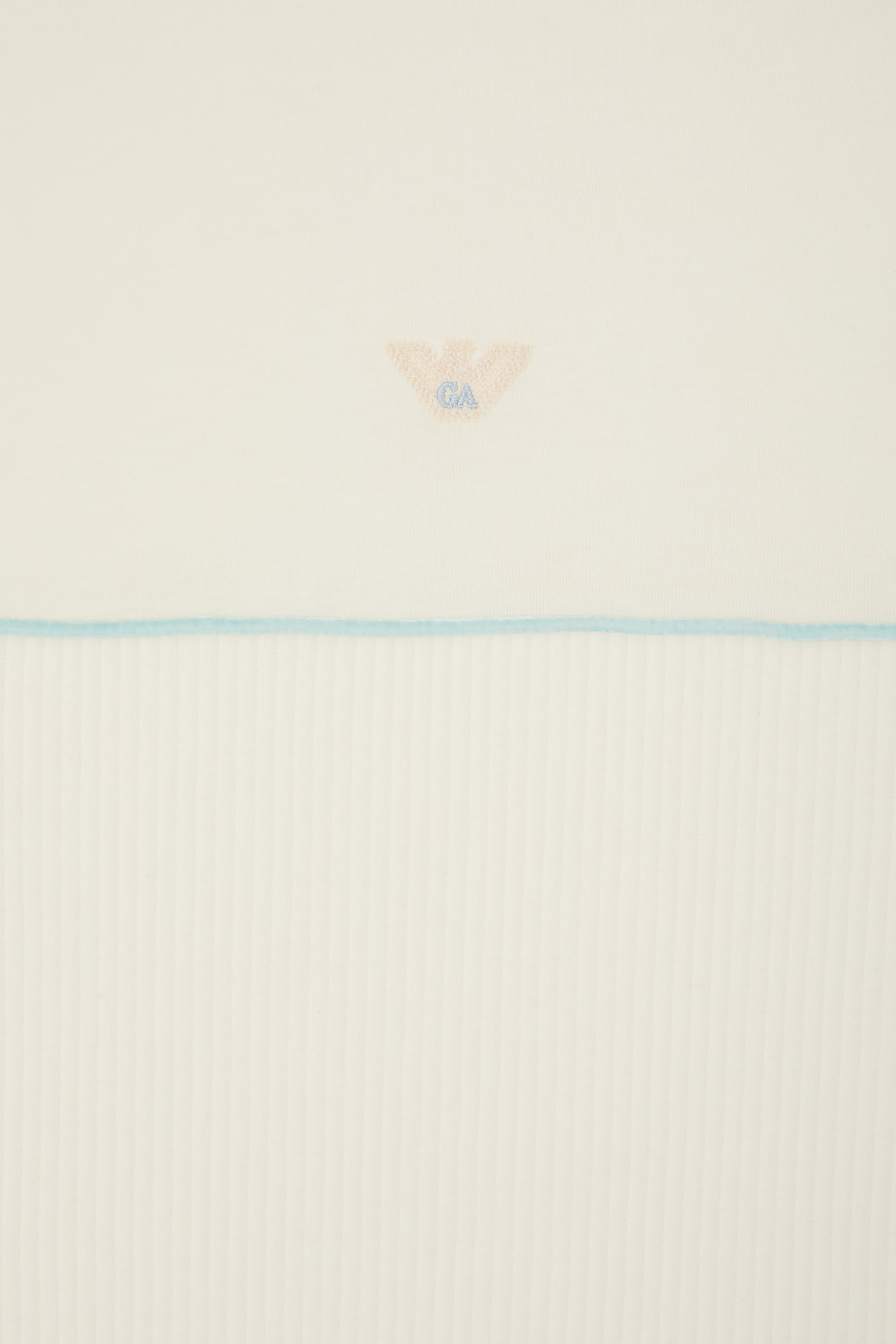 بطانية بشعار الماركة بحجم صغير للأطفال