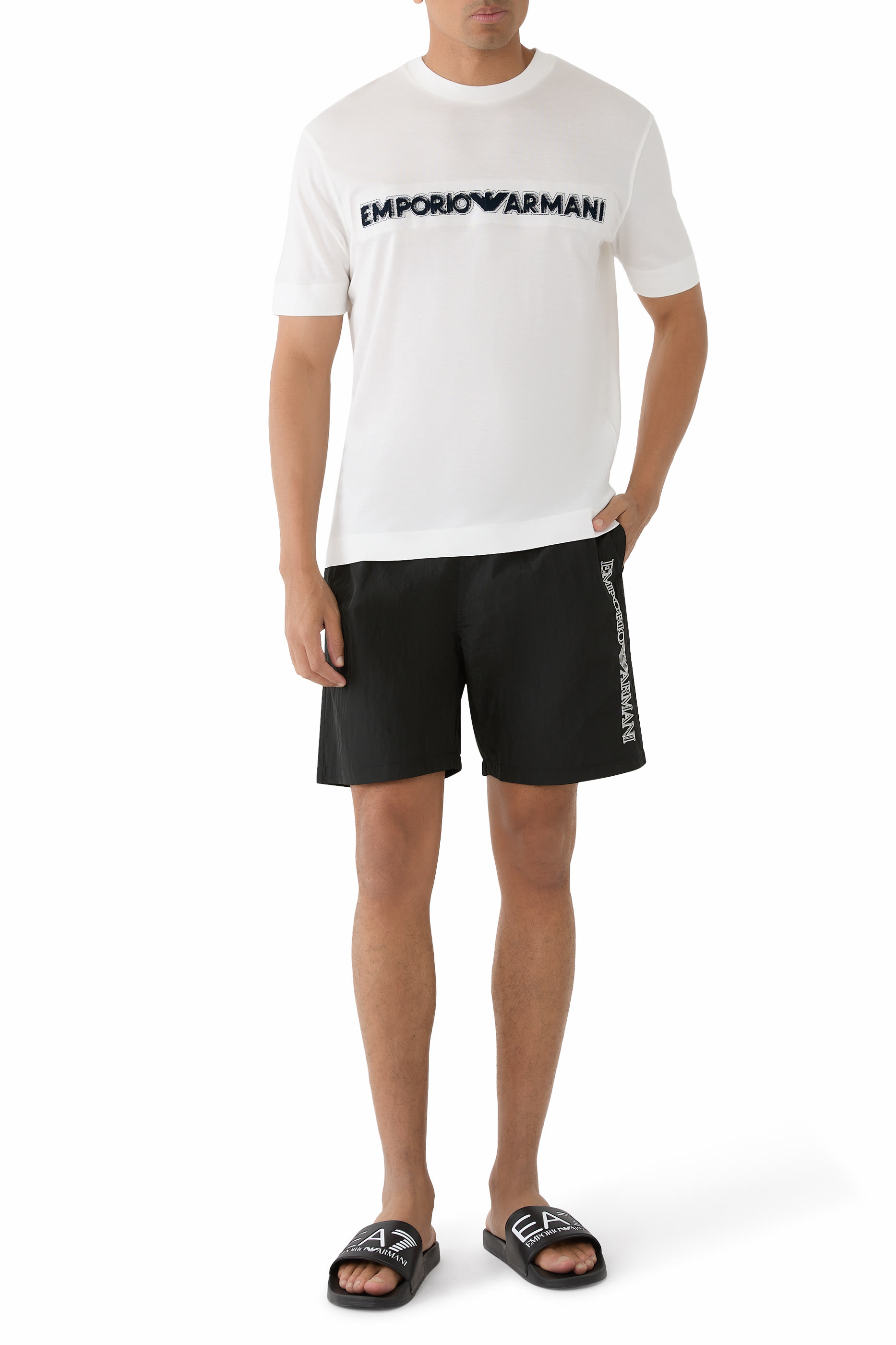 تيشيرت بشعار الماركة