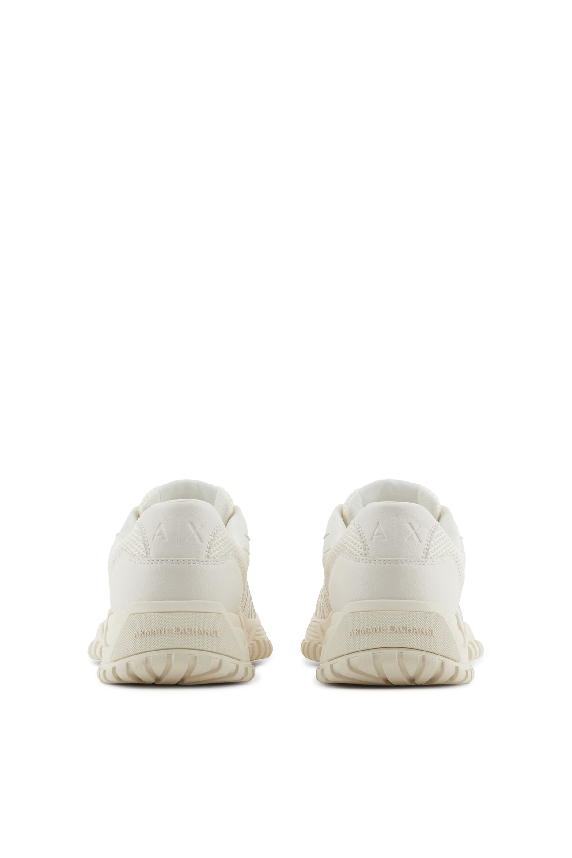 سنيكرز ليو بأربطة