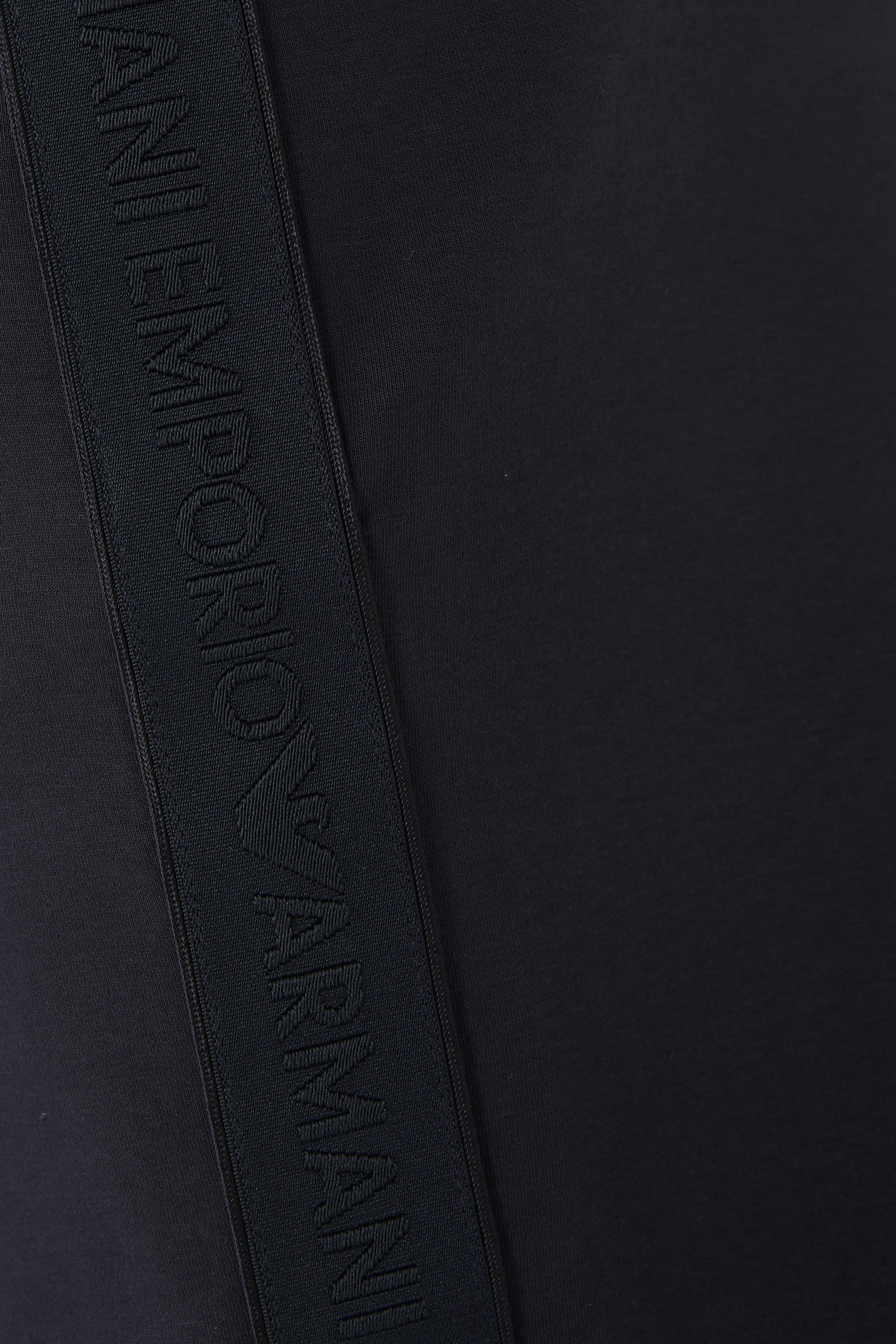 بنطال رياضي بشريط مزدوة بشعار الماركة