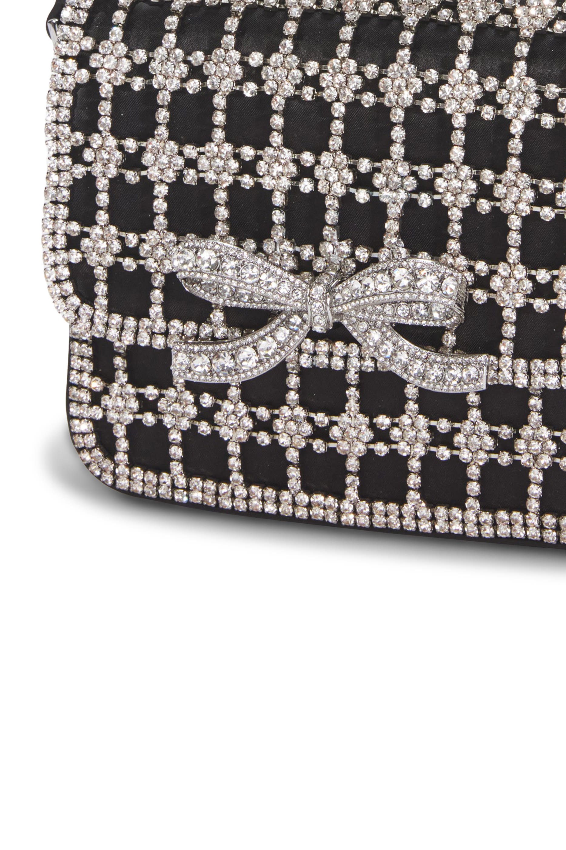 حقيبة صغيرة مرصعة بكريستال