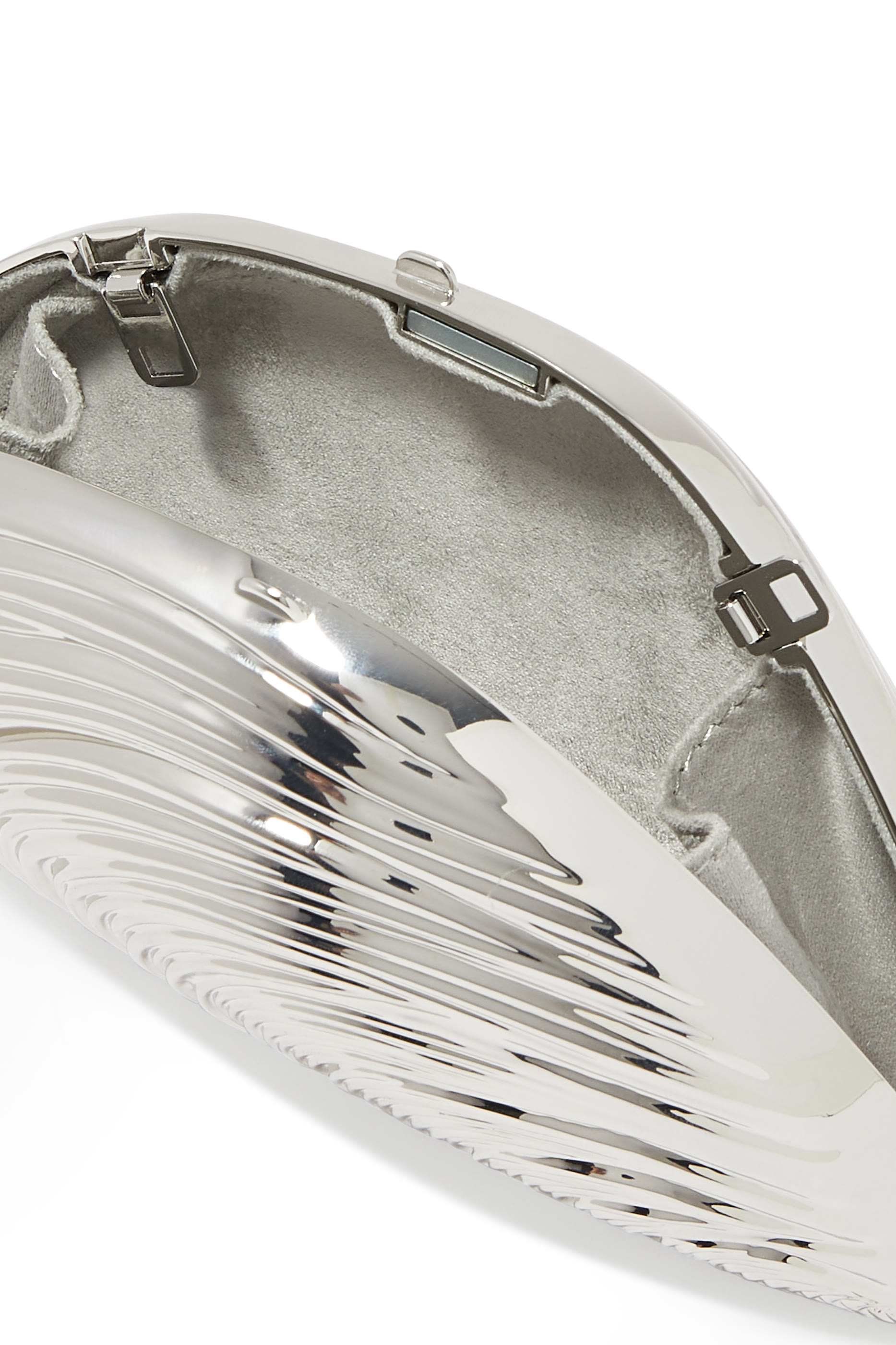 كلاتش بيدجيت صغير بتصميم صدفة محار لامع