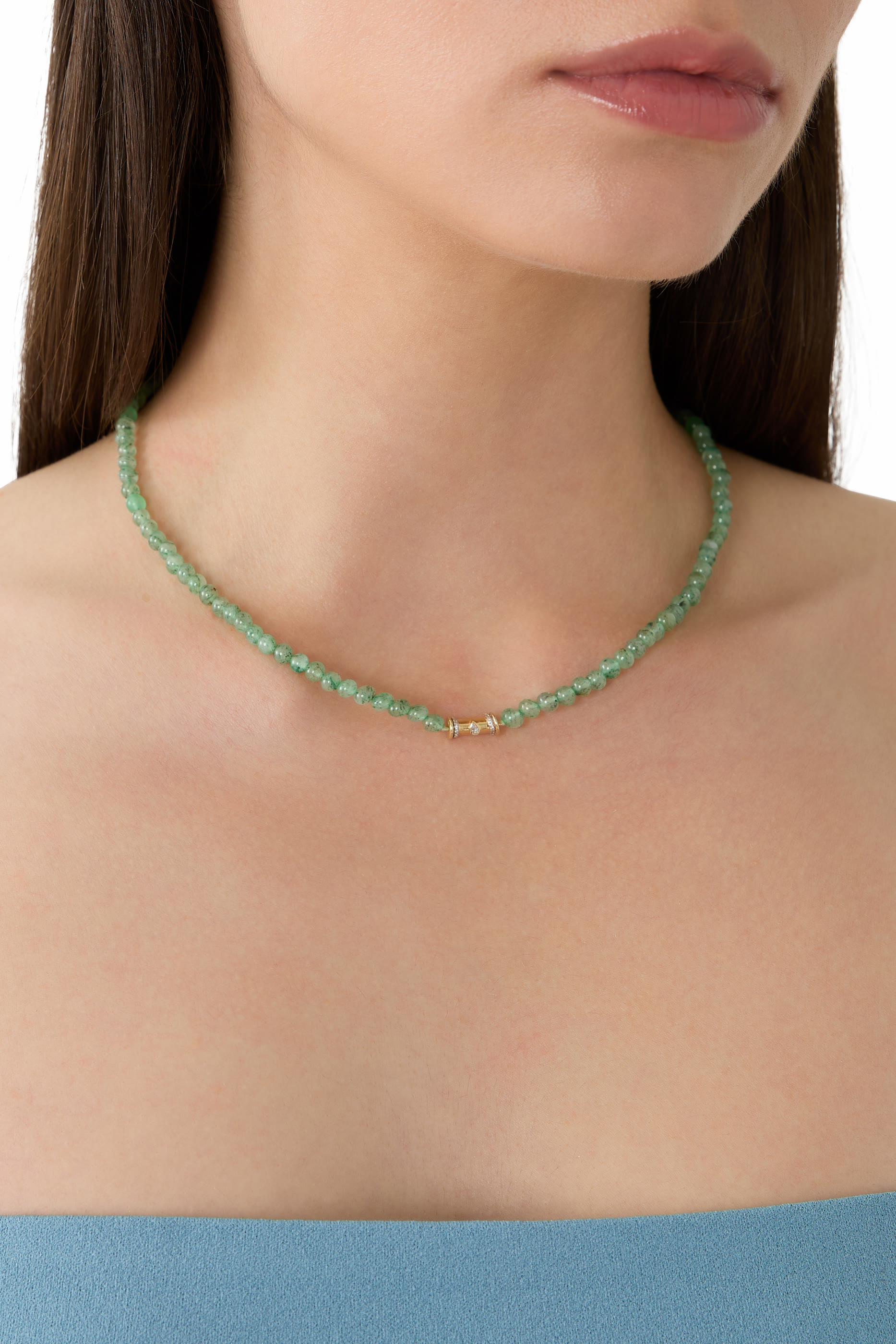 قلادة وريور بحلية صغيرة مرصعة بالماس، ذهب أصفر عيار 18 وخرز