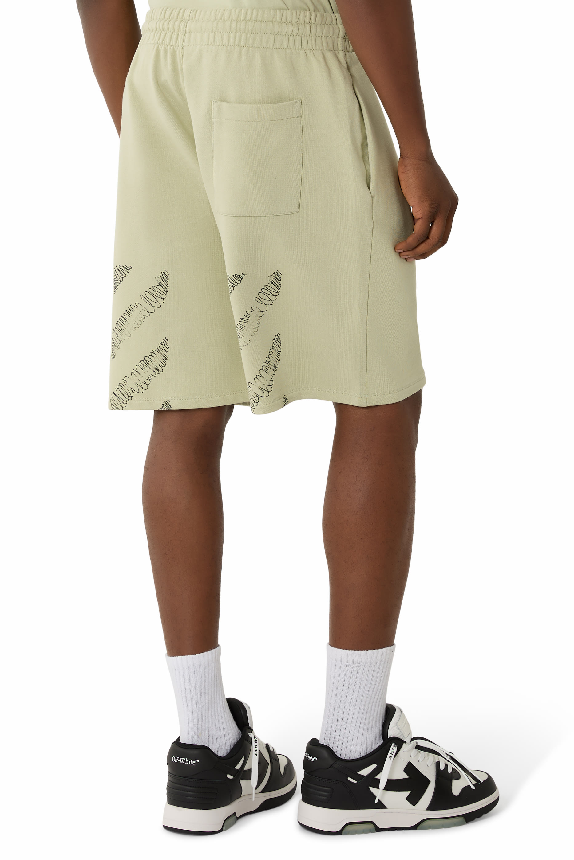 شورت رياضي سكيت سكريبل بخطوط مائلة 