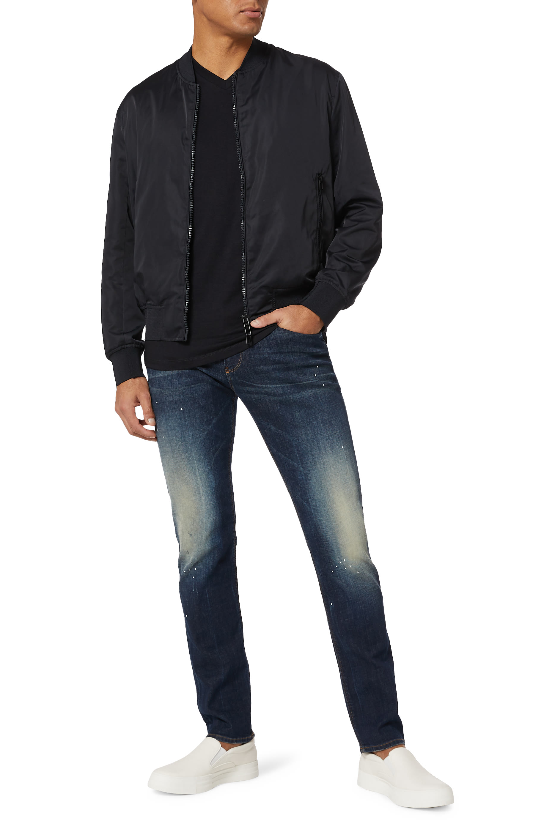 تيشيرت بياقة-V