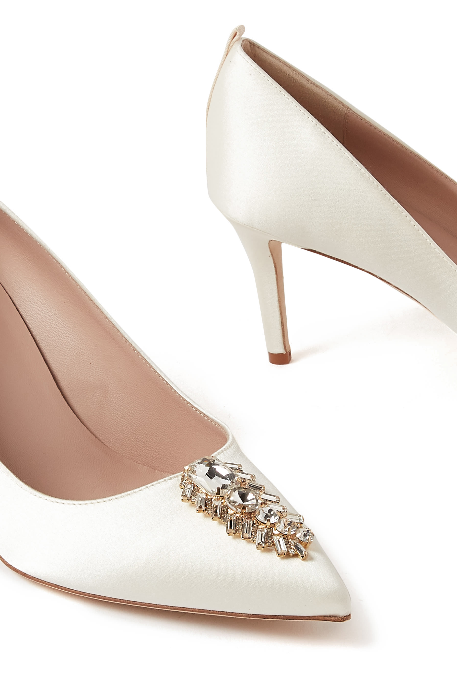 حذاء كلاسيكي تيمبست 70 بروش مرصع بالكريستال